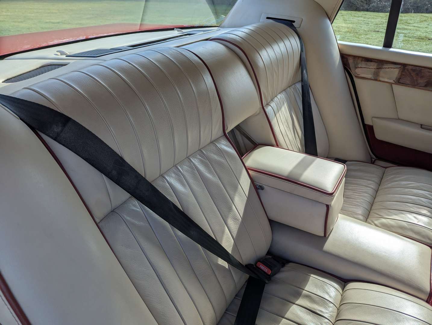 <p>1990 ASTON MARTIN LAGONDA MKIV</p>