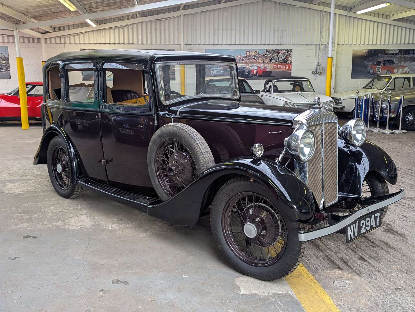 <p>1933 DAIMLER 15</p>