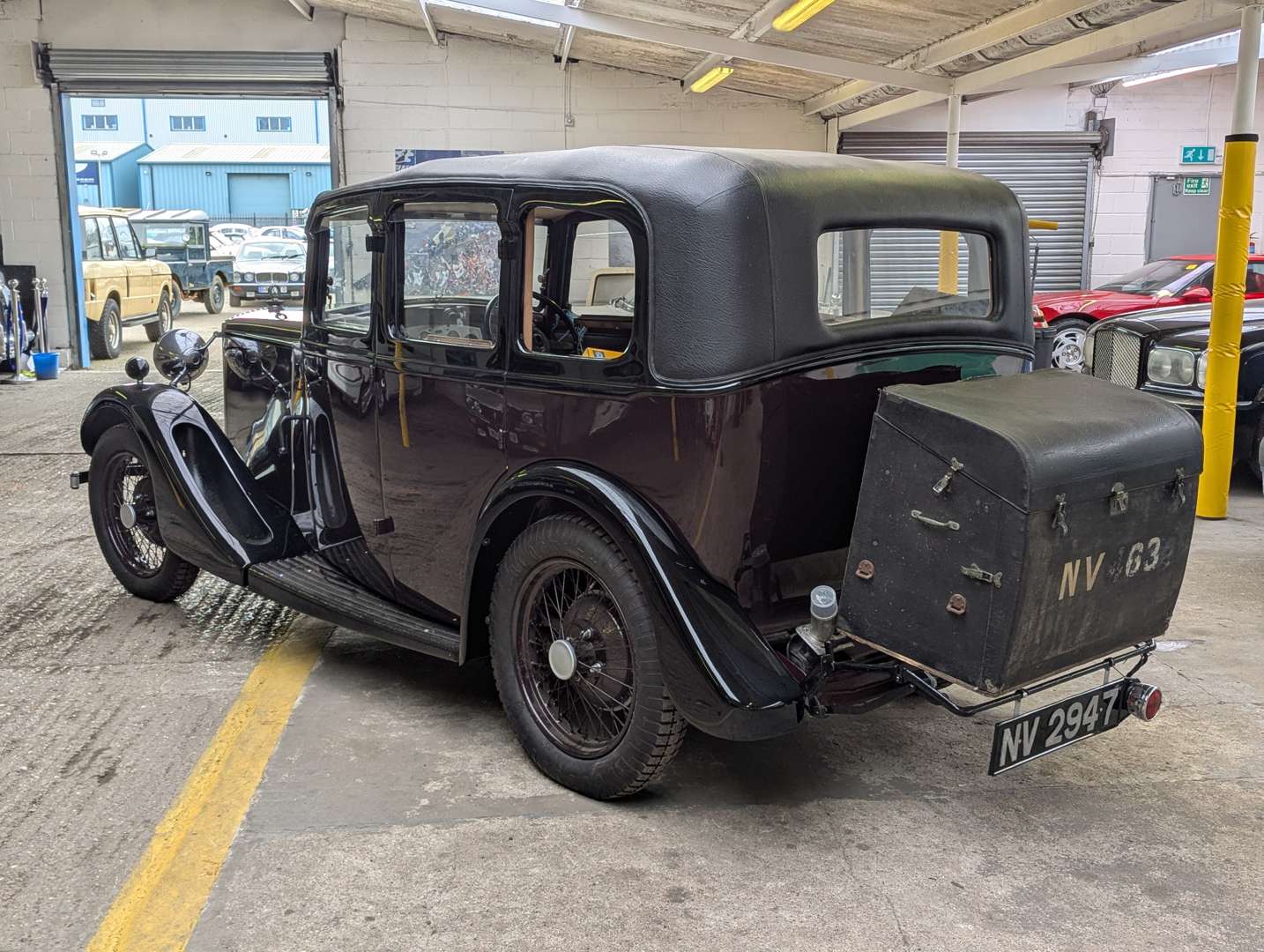 <p>1933 DAIMLER 15</p>