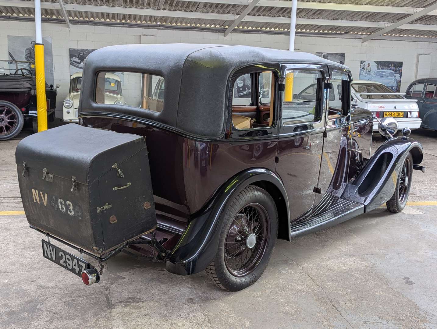 <p>1933 DAIMLER 15</p>
