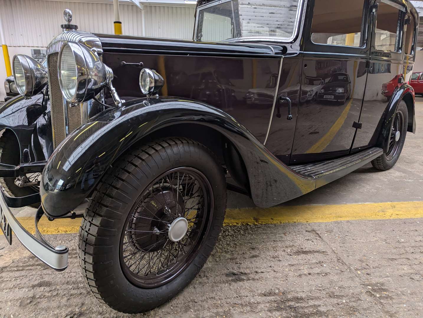 <p>1933 DAIMLER 15</p>