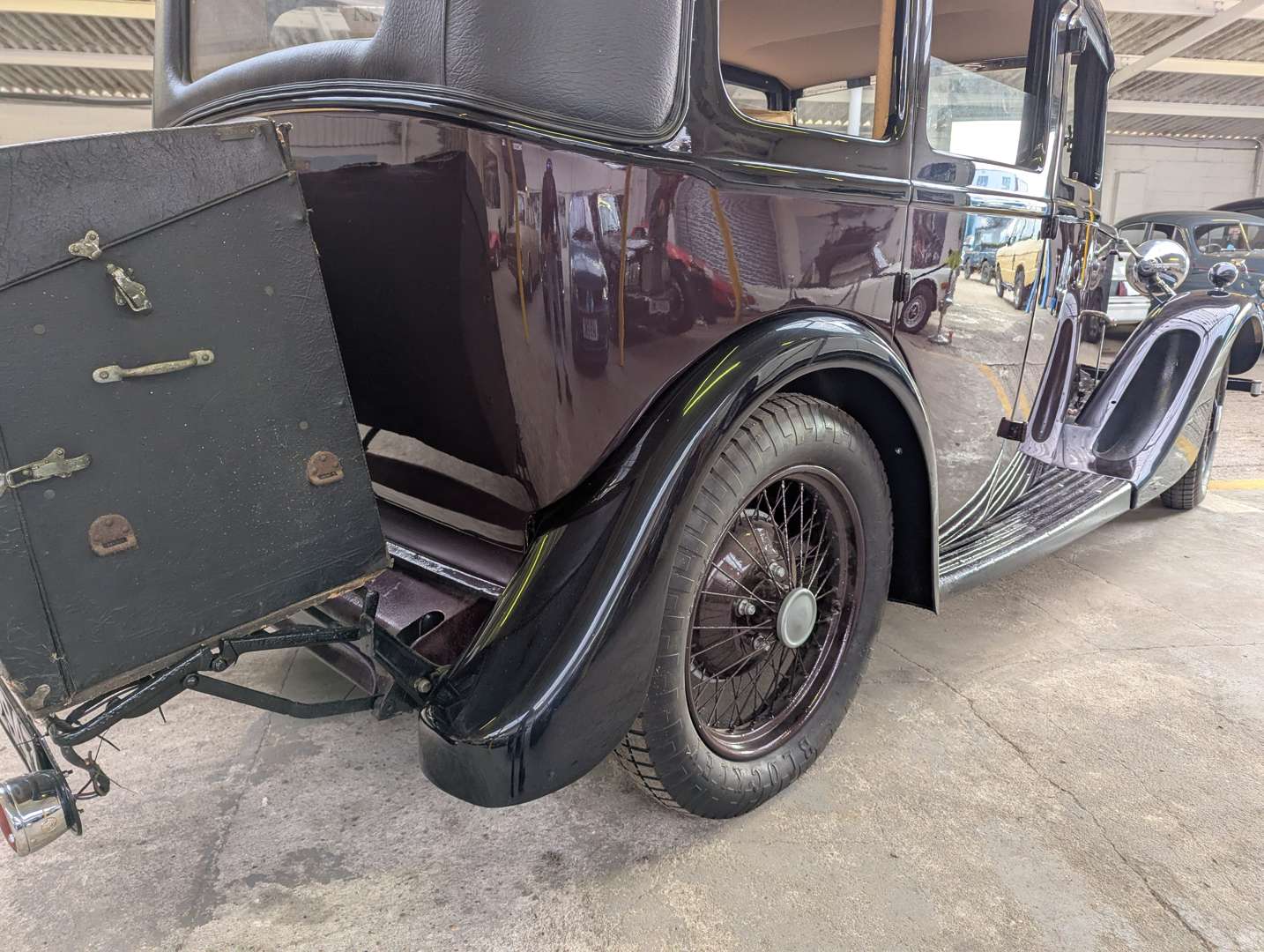 <p>1933 DAIMLER 15</p>
