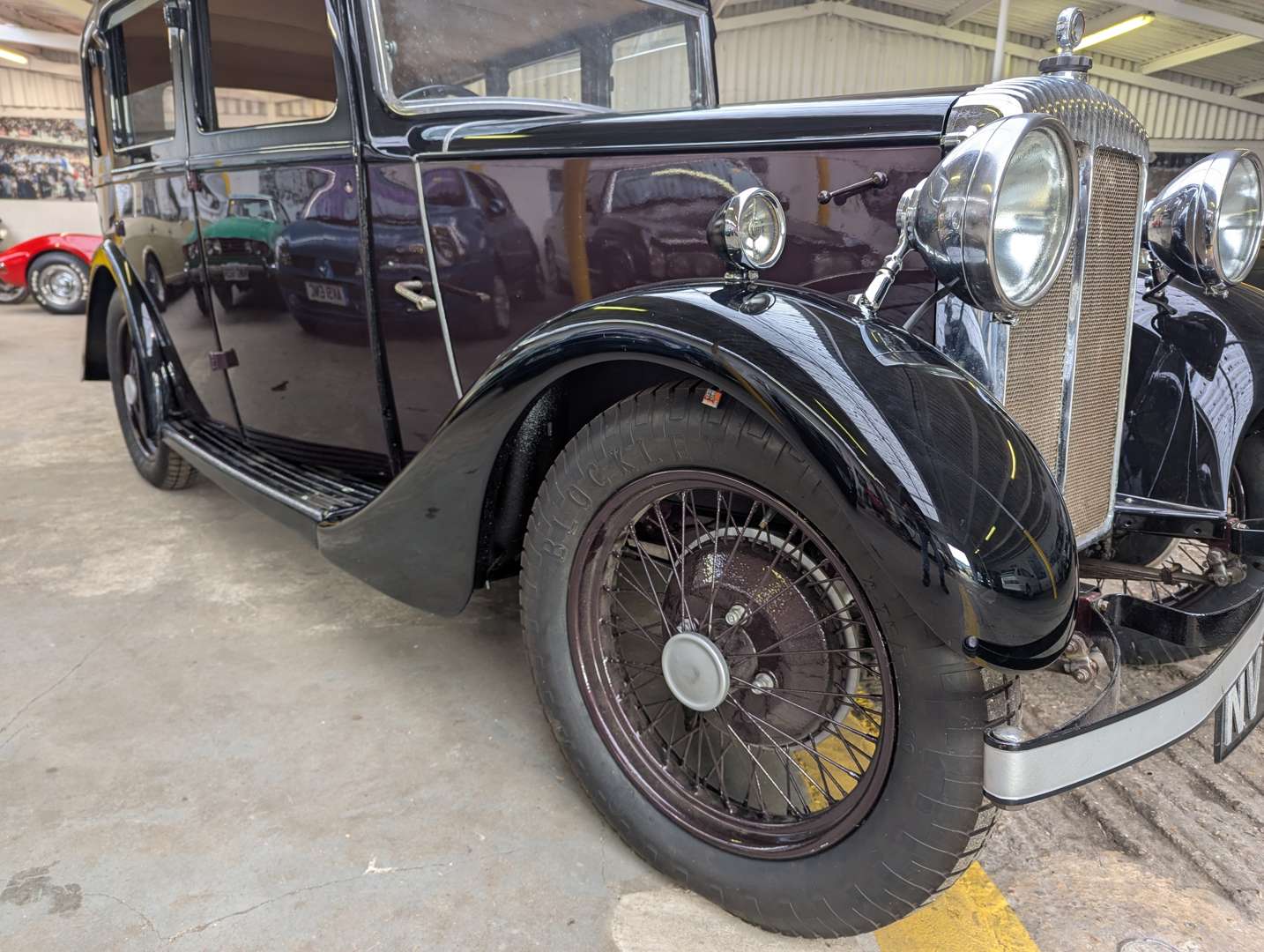 <p>1933 DAIMLER 15</p>