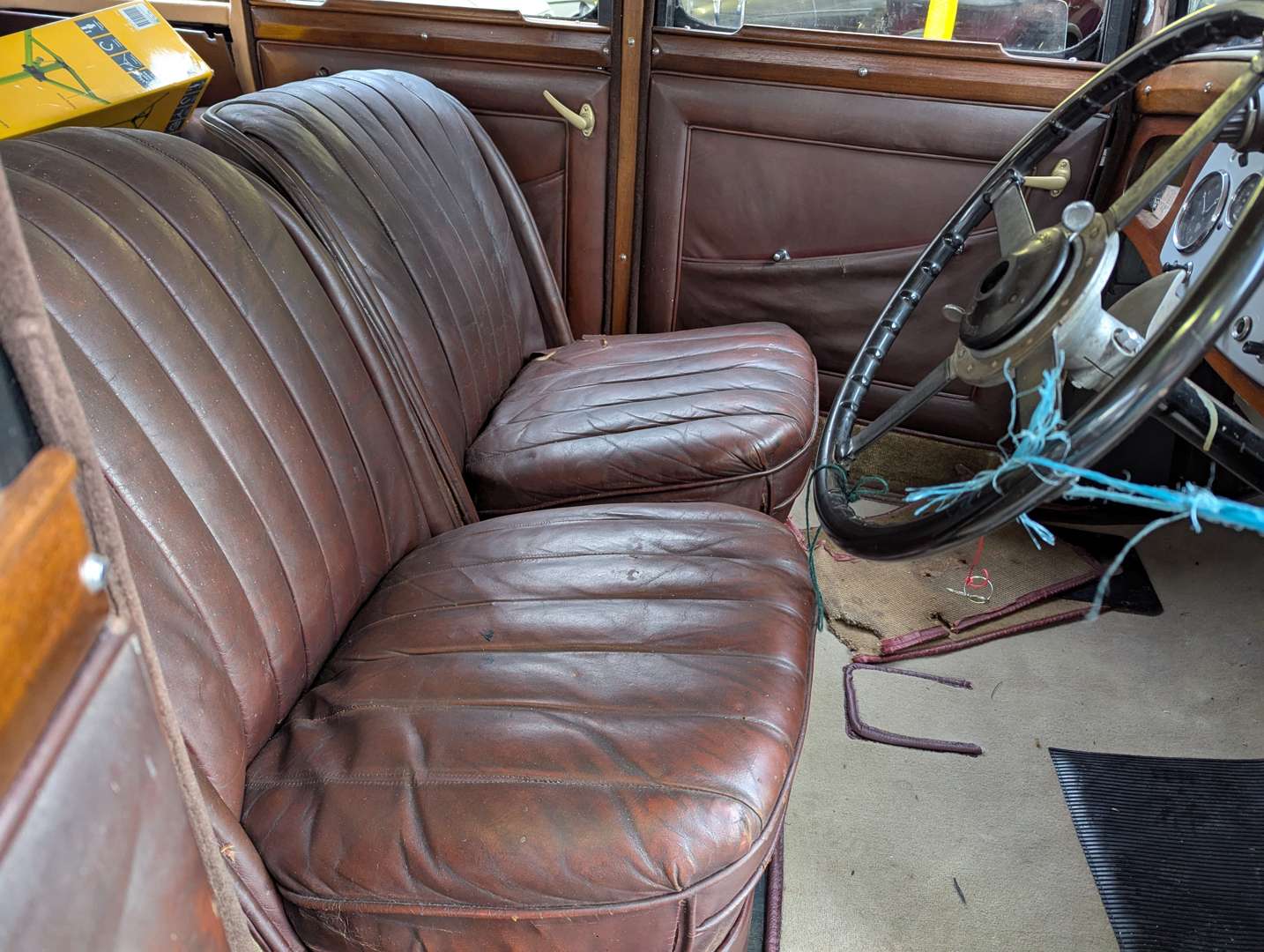 <p>1933 DAIMLER 15</p>