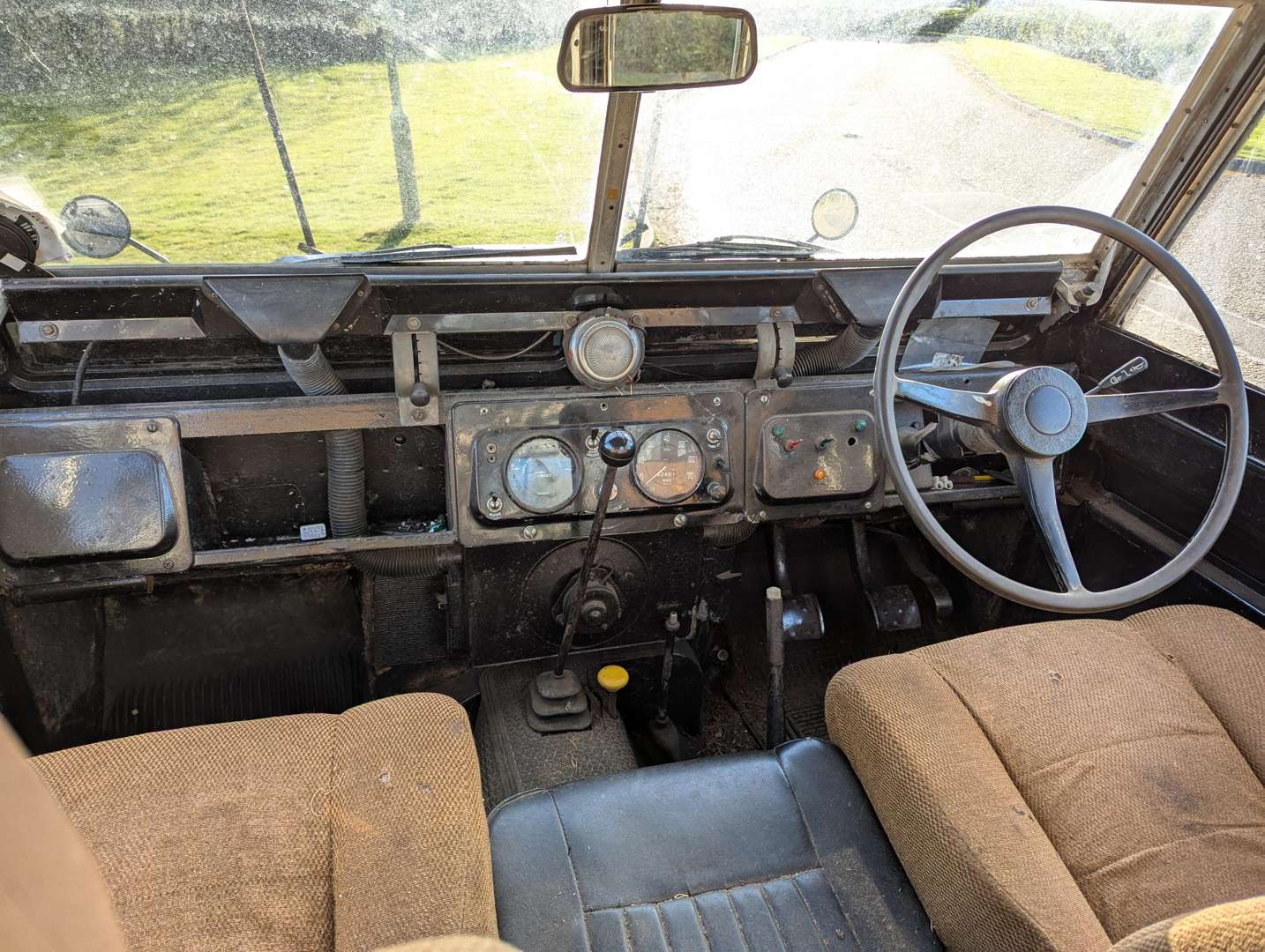 <p>1970 LAND ROVER SERIES 2A</p>