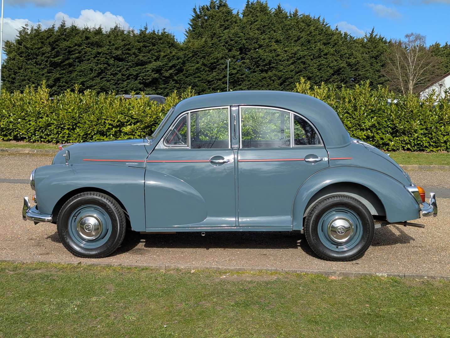 <p>1955 MORRIS MINOR</p>
