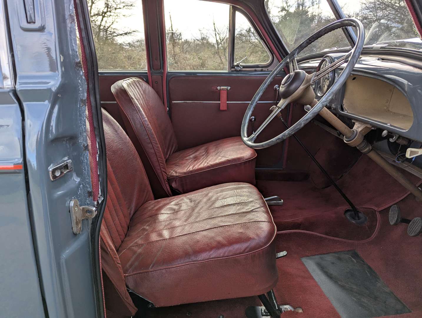 <p>1955 MORRIS MINOR</p>