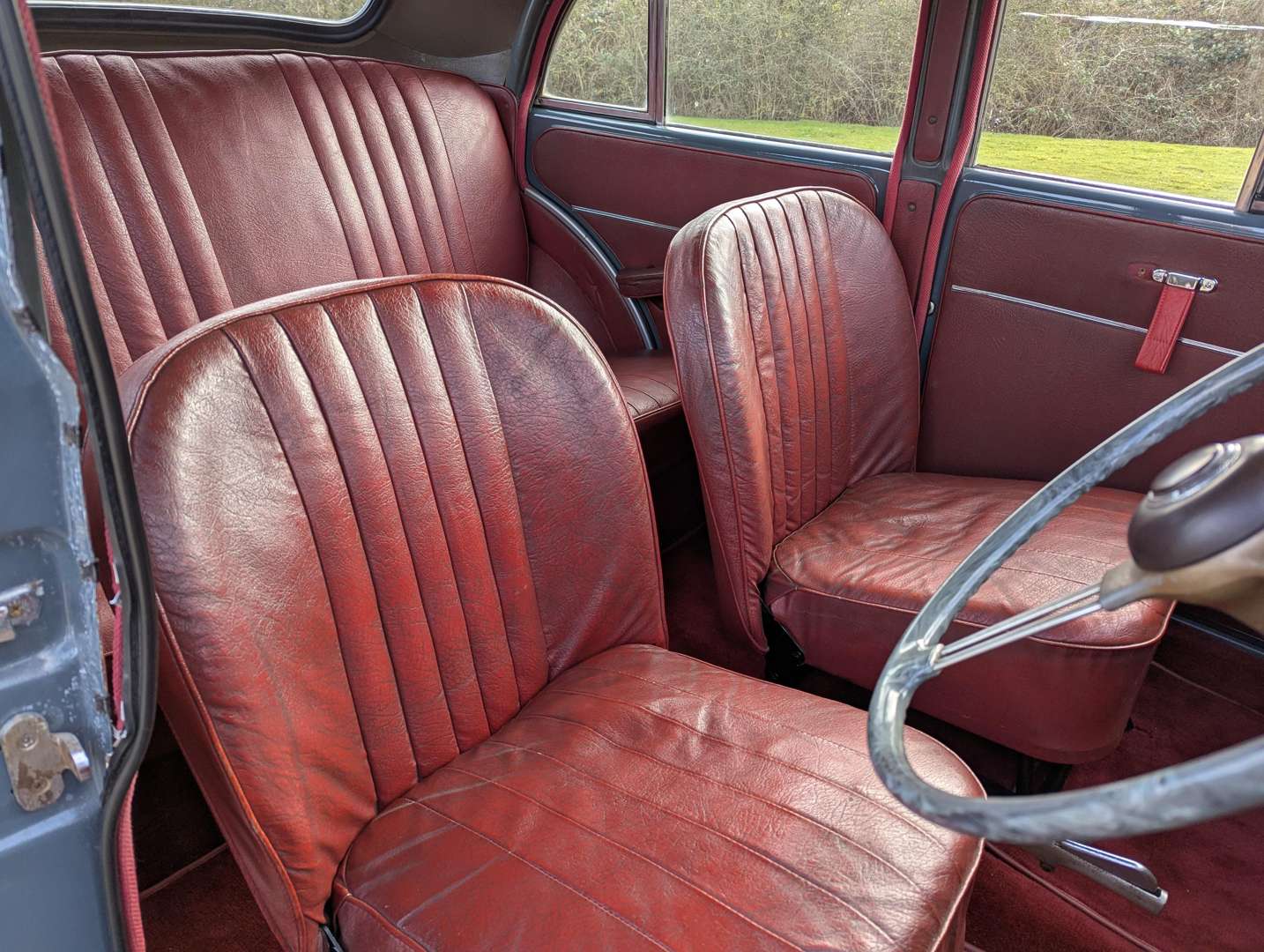 <p>1955 MORRIS MINOR</p>