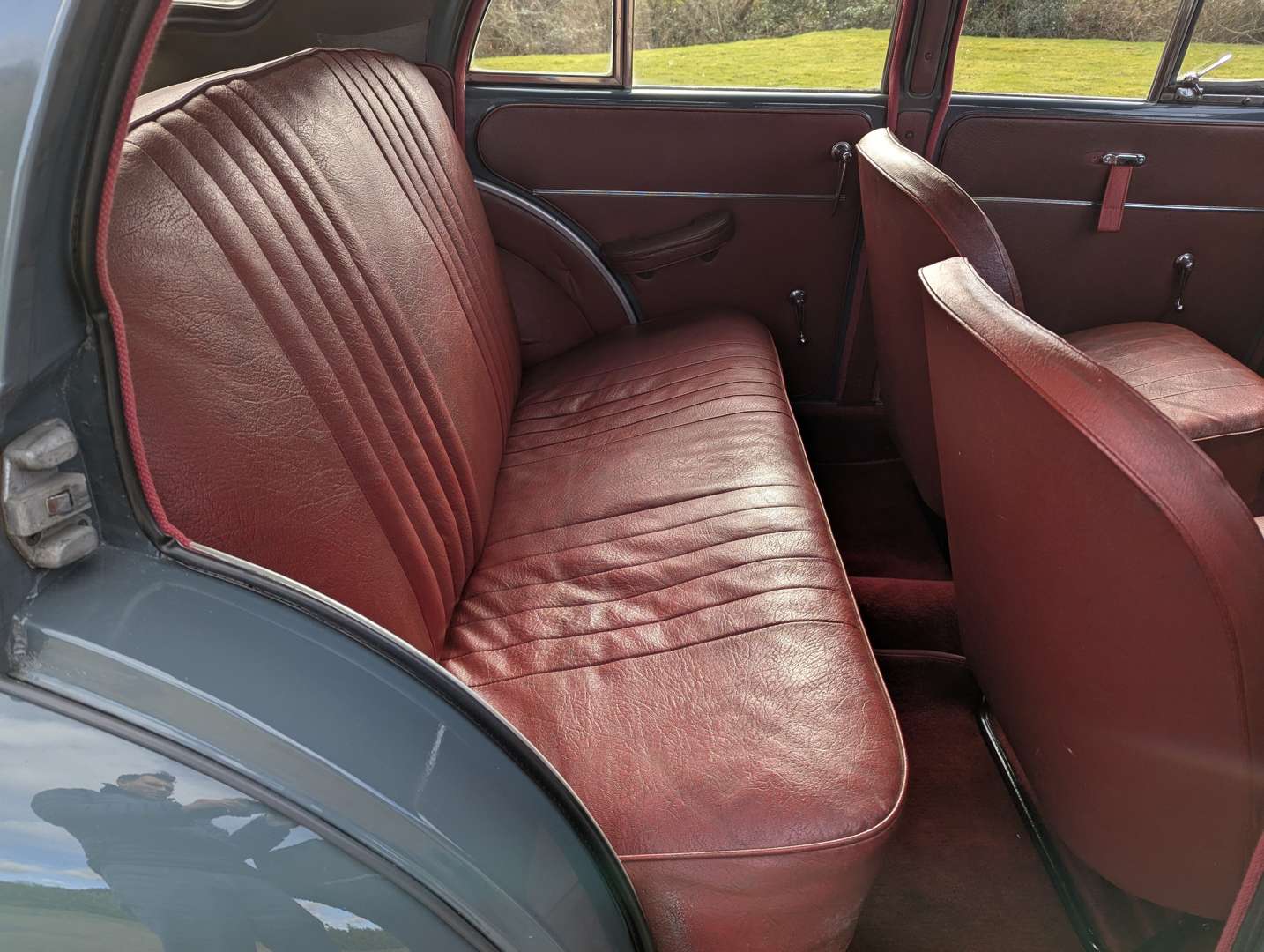 <p>1955 MORRIS MINOR</p>