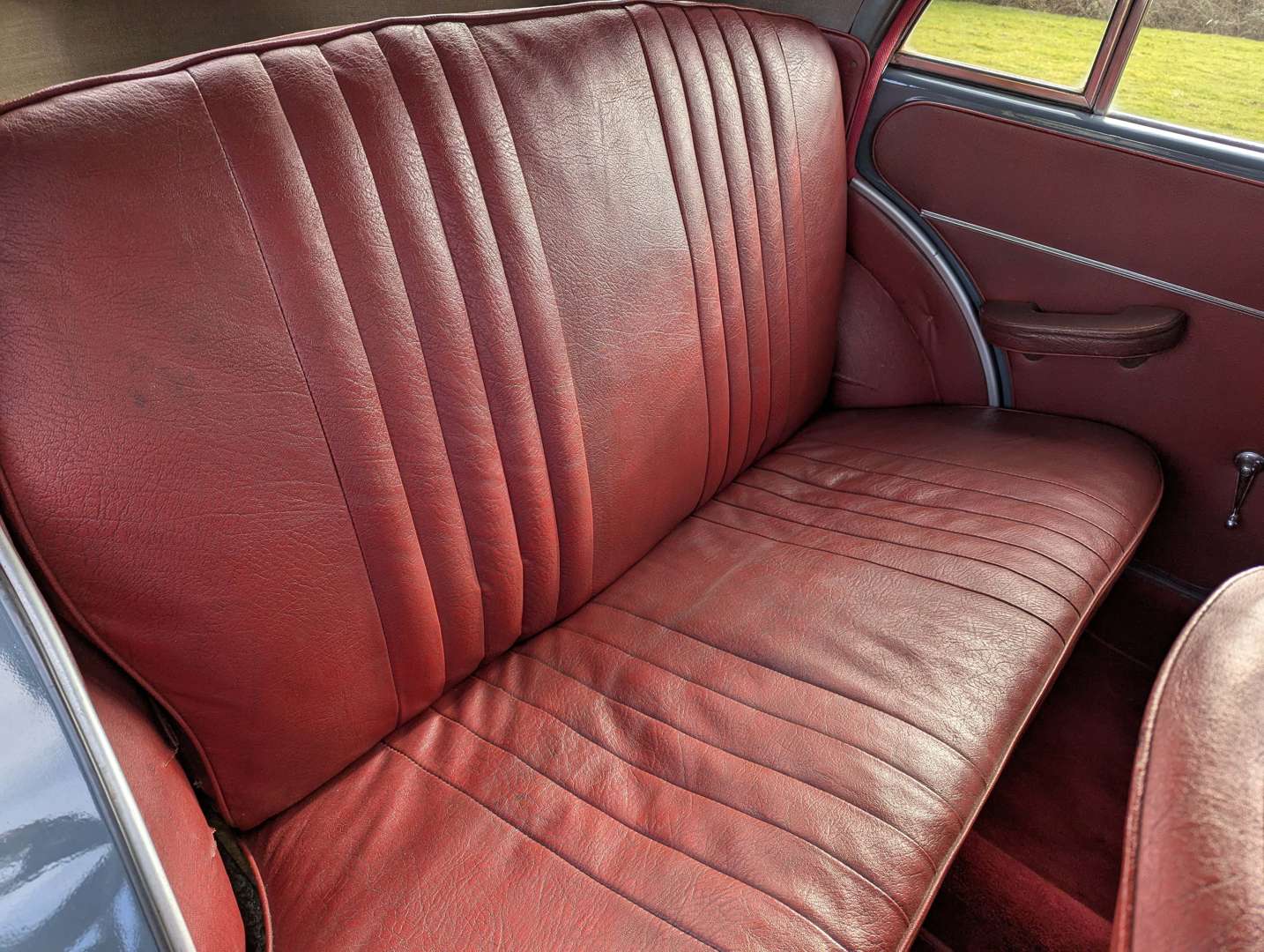 <p>1955 MORRIS MINOR</p>