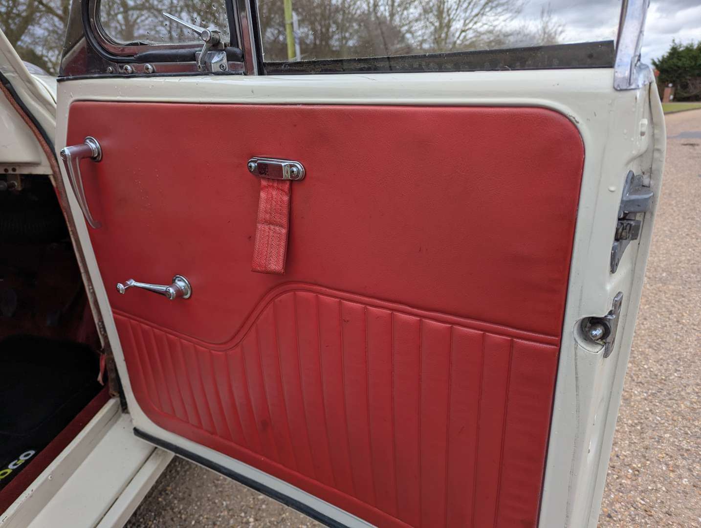<p>1968 MORRIS MINOR</p>