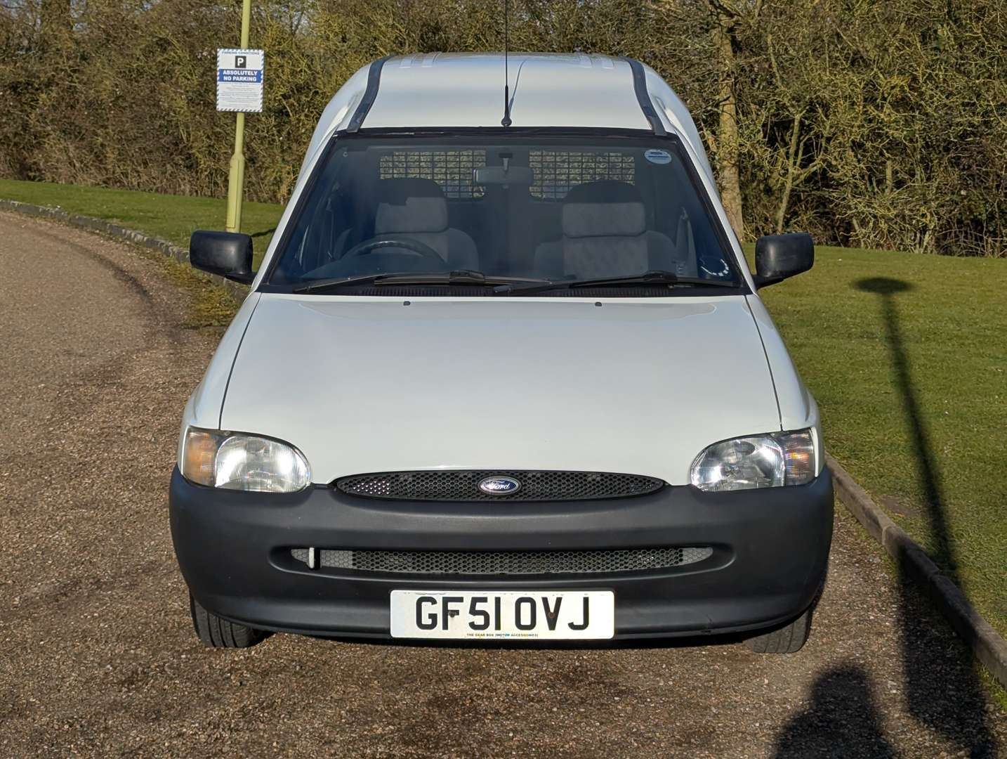 <p>2001 FORD ESCORT 55 D VAN ONE REGISTERED OWNER</p>