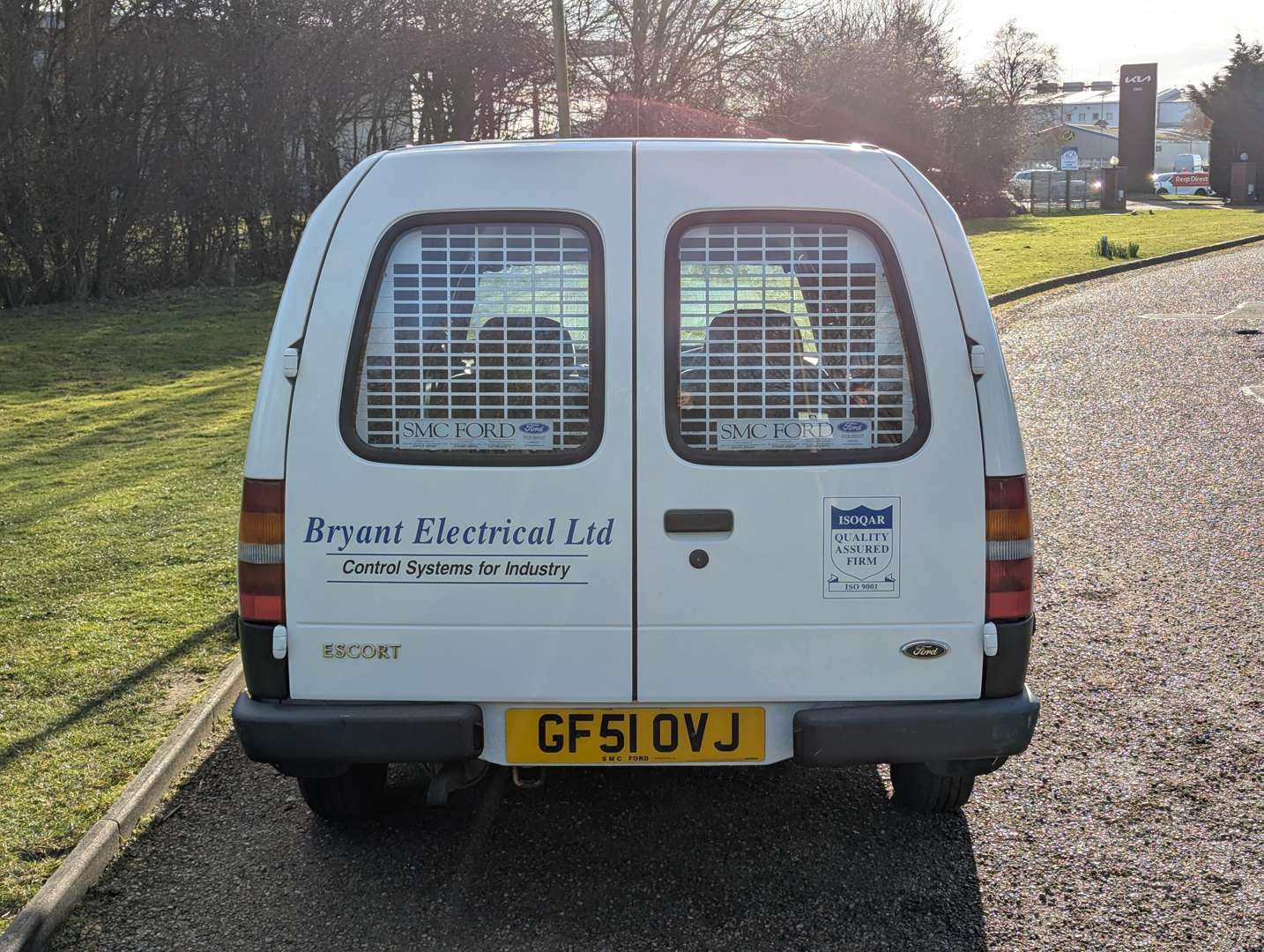 <p>2001 FORD ESCORT 55 D VAN ONE REGISTERED OWNER</p>
