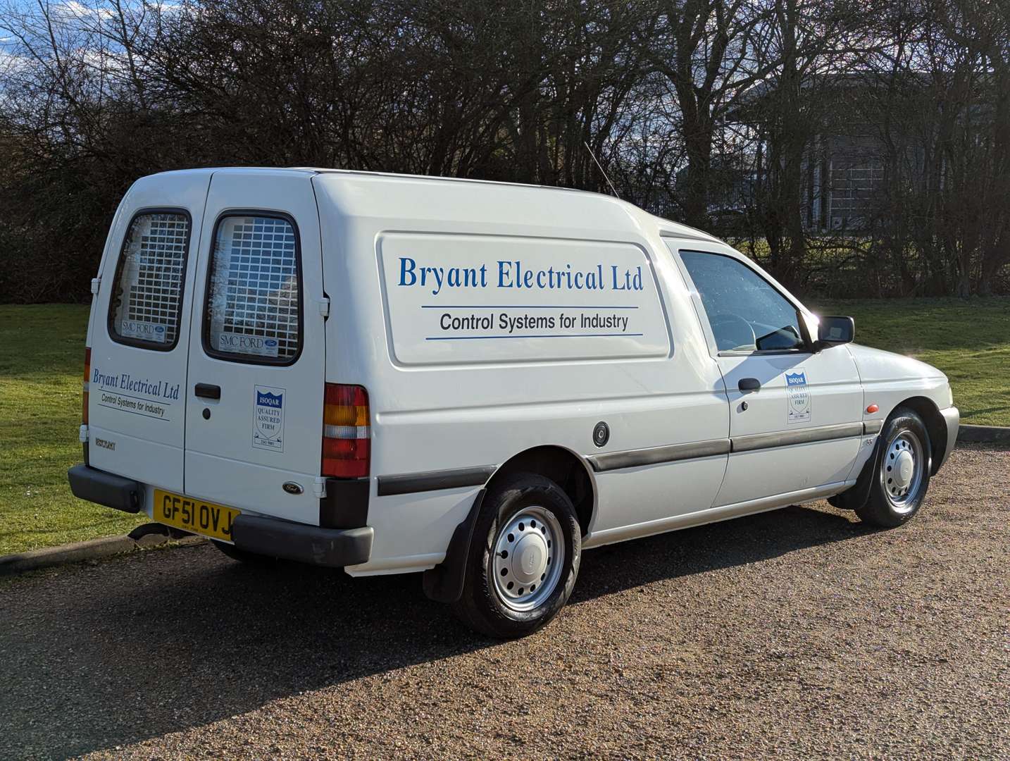<p>2001 FORD ESCORT 55 D VAN ONE REGISTERED OWNER</p>
