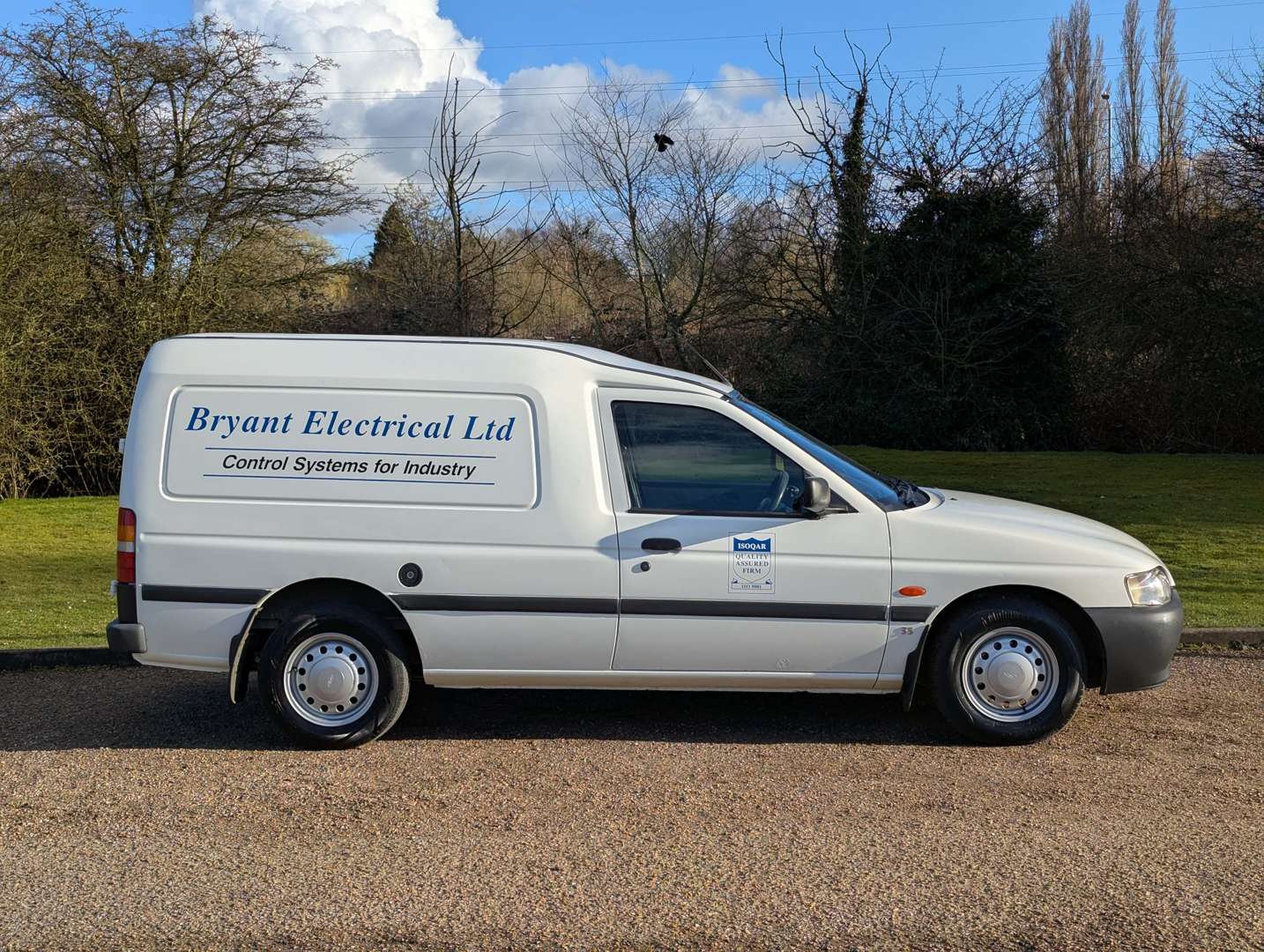 <p>2001 FORD ESCORT 55 D VAN ONE REGISTERED OWNER</p>