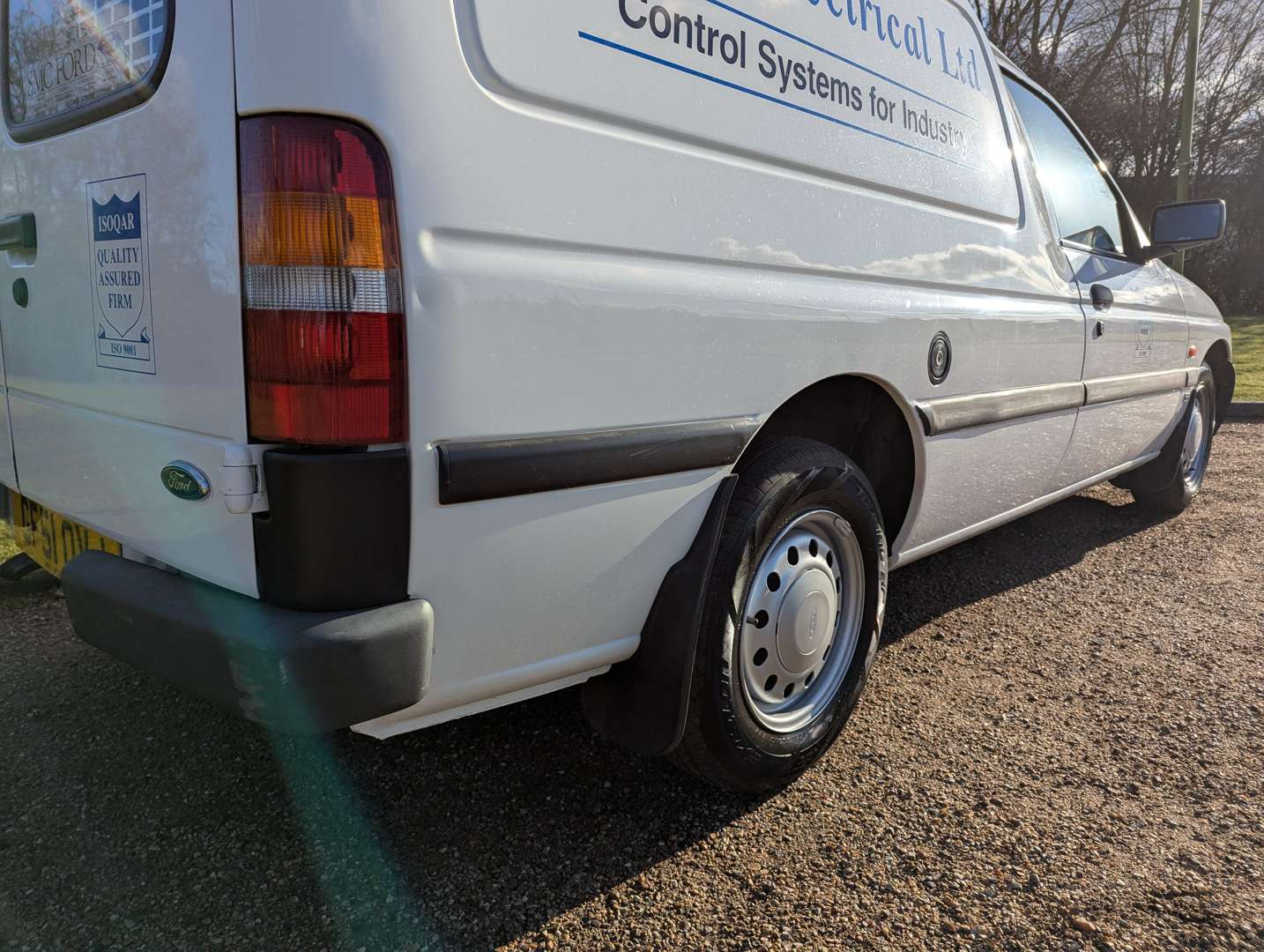 <p>2001 FORD ESCORT 55 D VAN ONE REGISTERED OWNER</p>