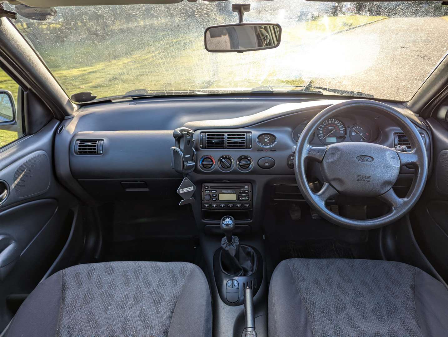 <p>2001 FORD ESCORT 55 D VAN ONE REGISTERED OWNER</p>