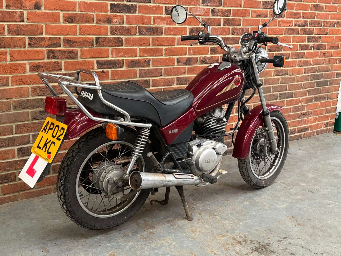 <p>2002 YAMAHA SR 125</p>
