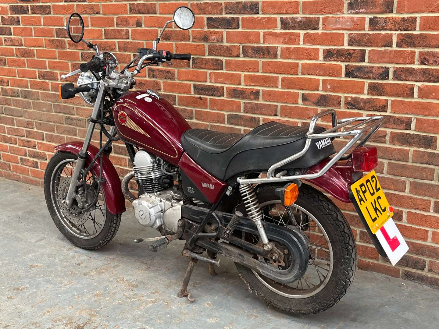 <p>2002 YAMAHA SR 125</p>