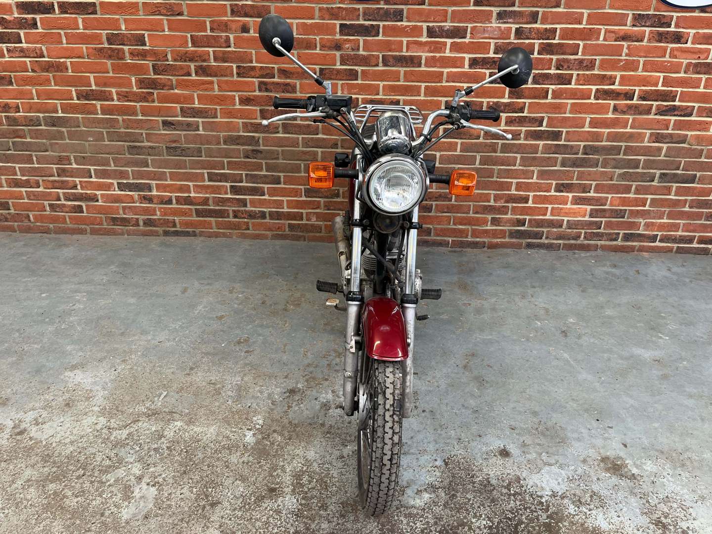 <p>2002 YAMAHA SR 125</p>