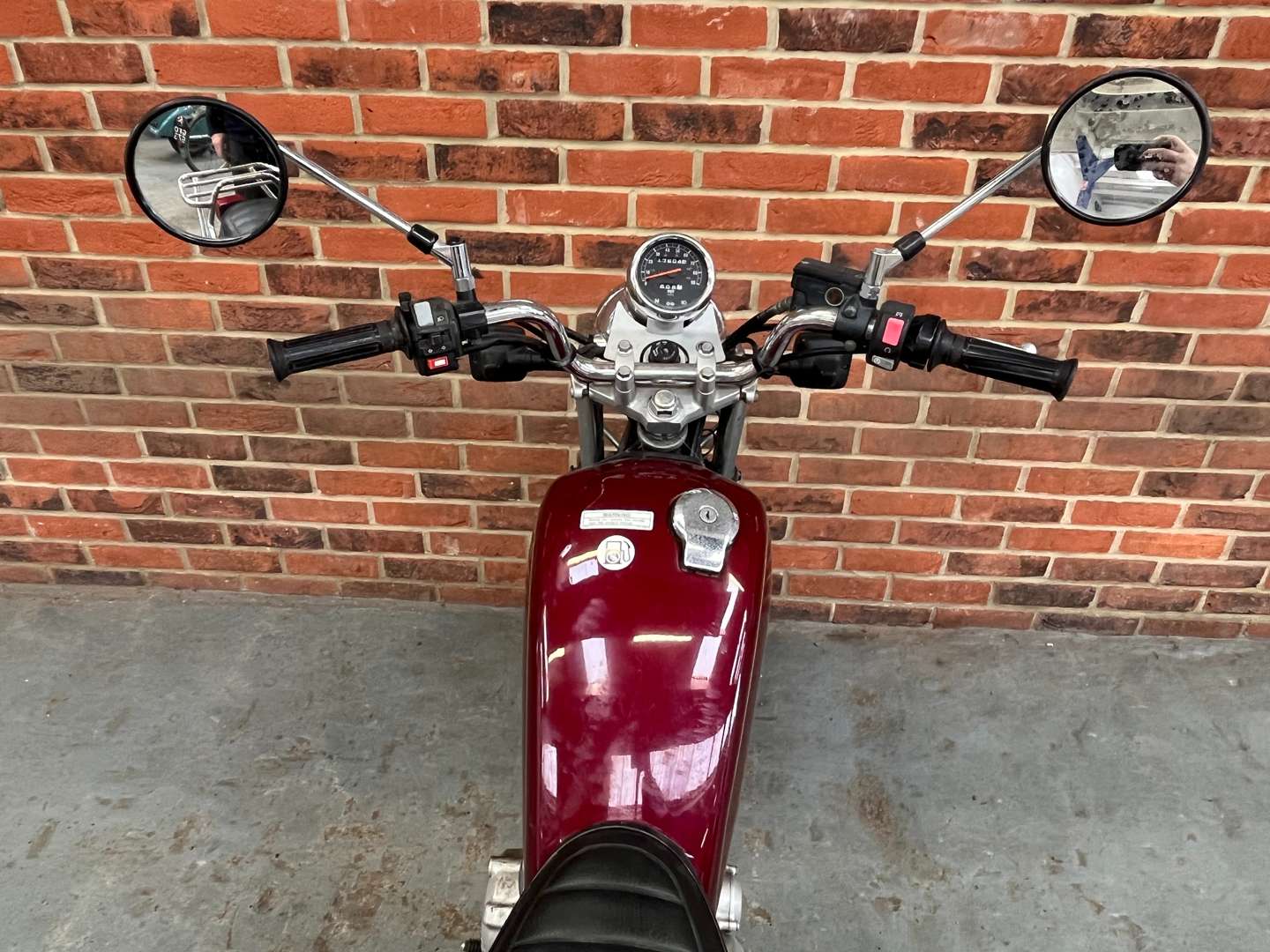<p>2002 YAMAHA SR 125</p>