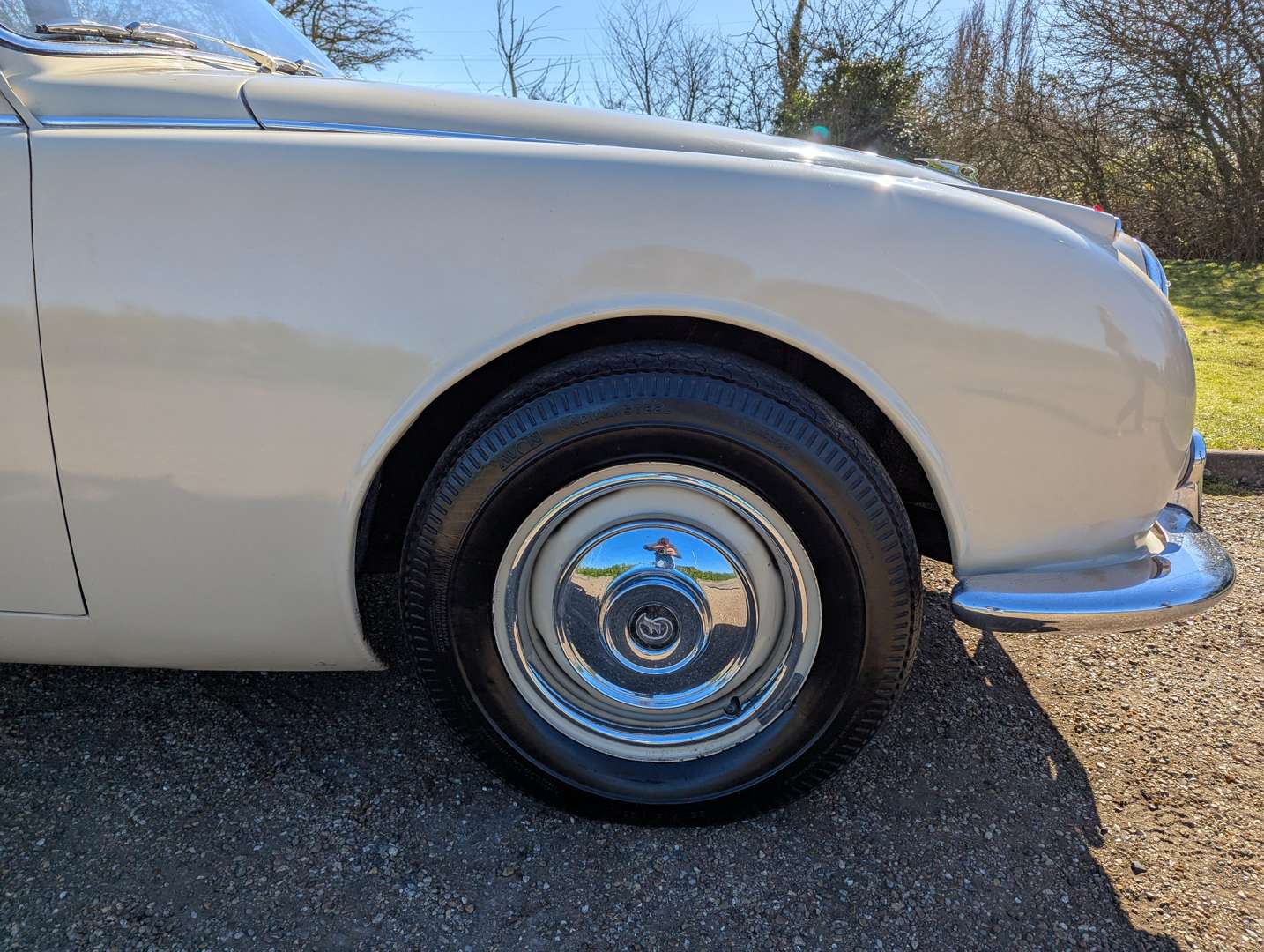 <p>1968 DAIMLER V8 250</p>