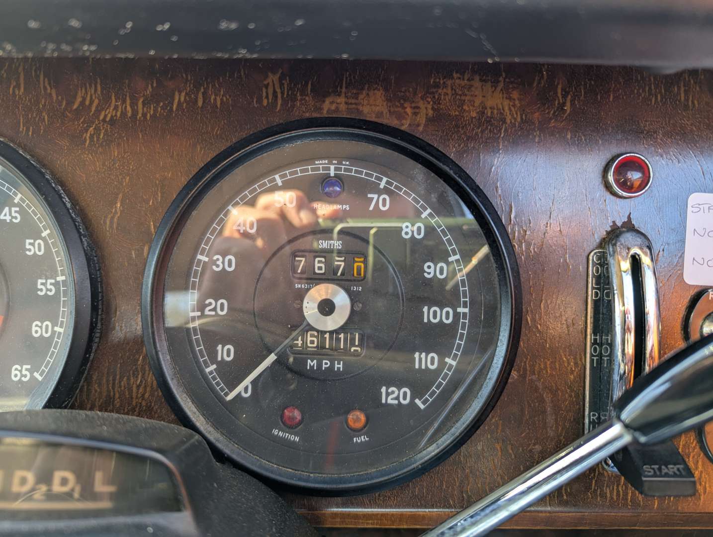 <p>1968 DAIMLER V8 250</p>
