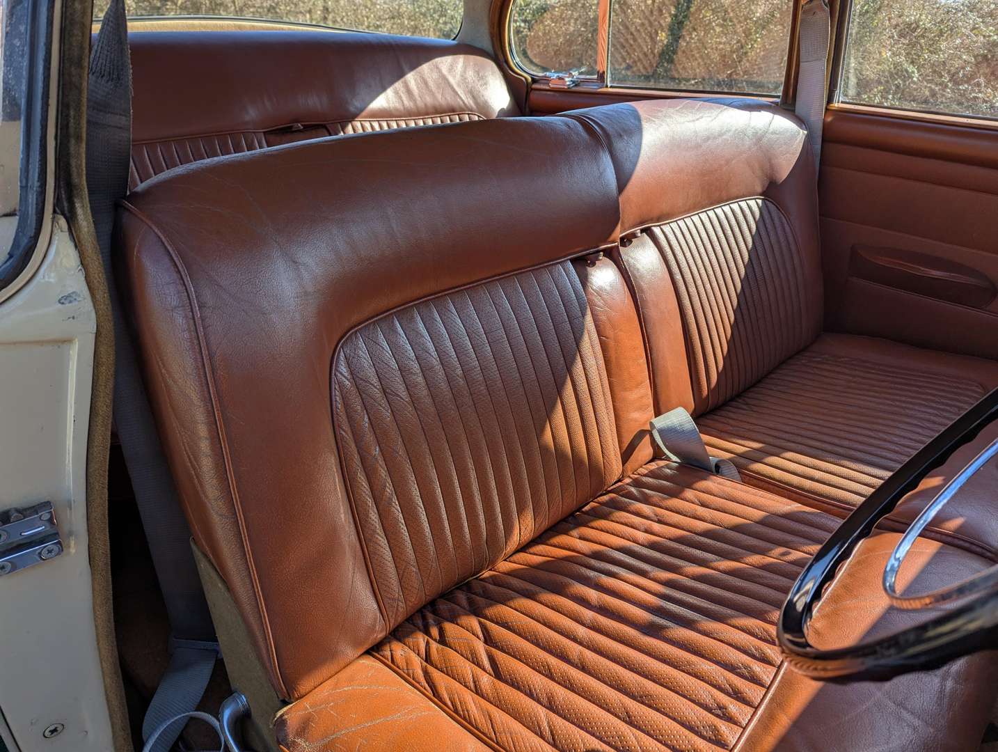 <p>1968 DAIMLER V8 250</p>