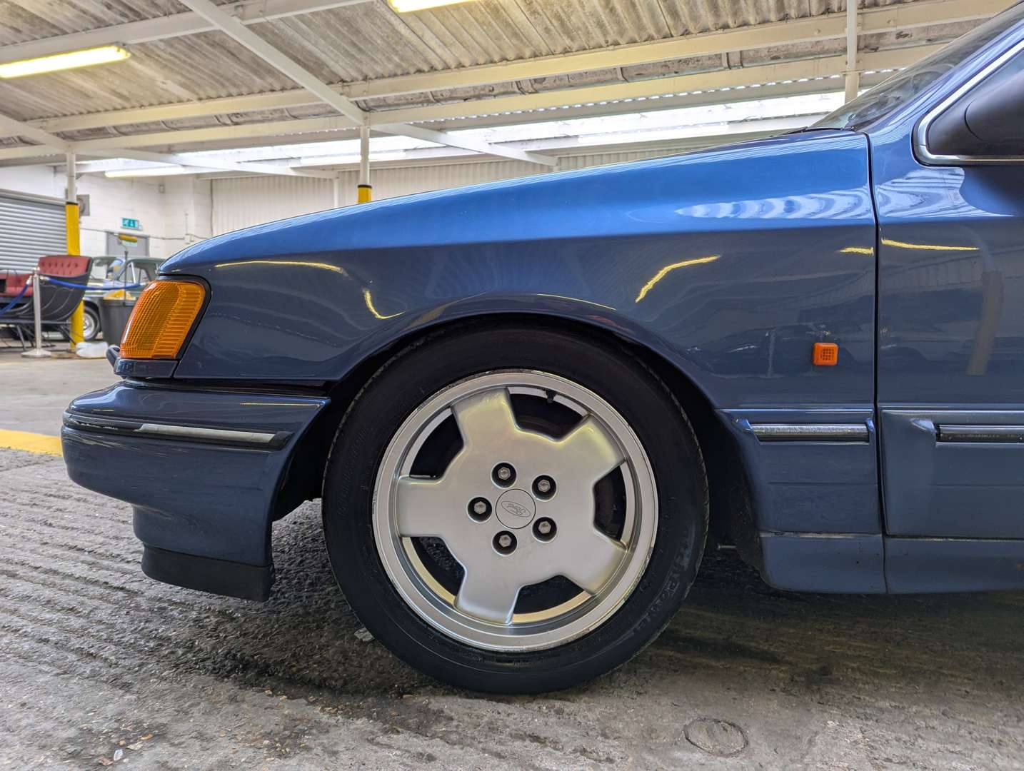 <p>1991 FORD GRANADA SCORPIO 24V COSWORTH</p>
