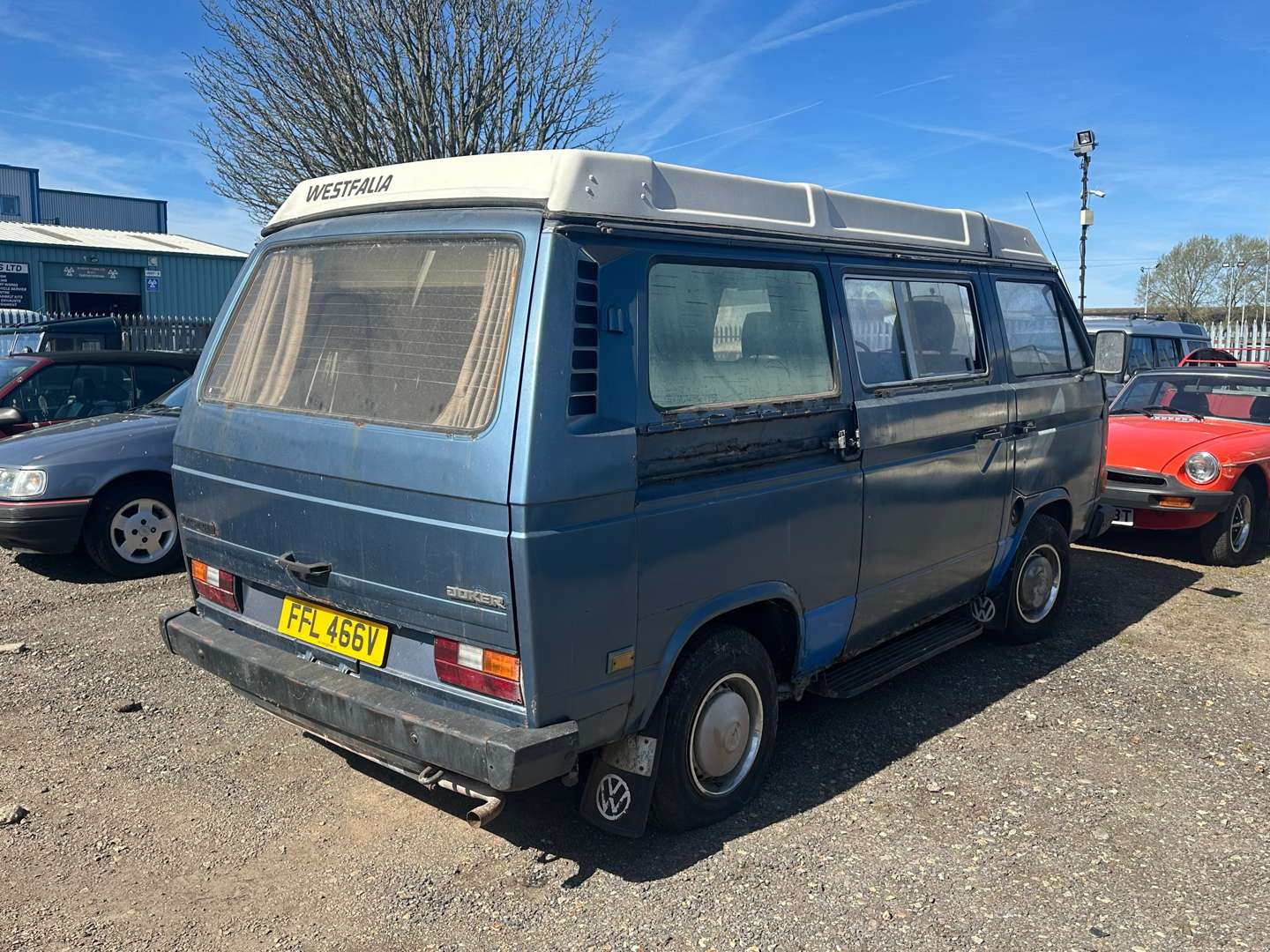 <p>1980 VW T25 CAMPER LHD</p>