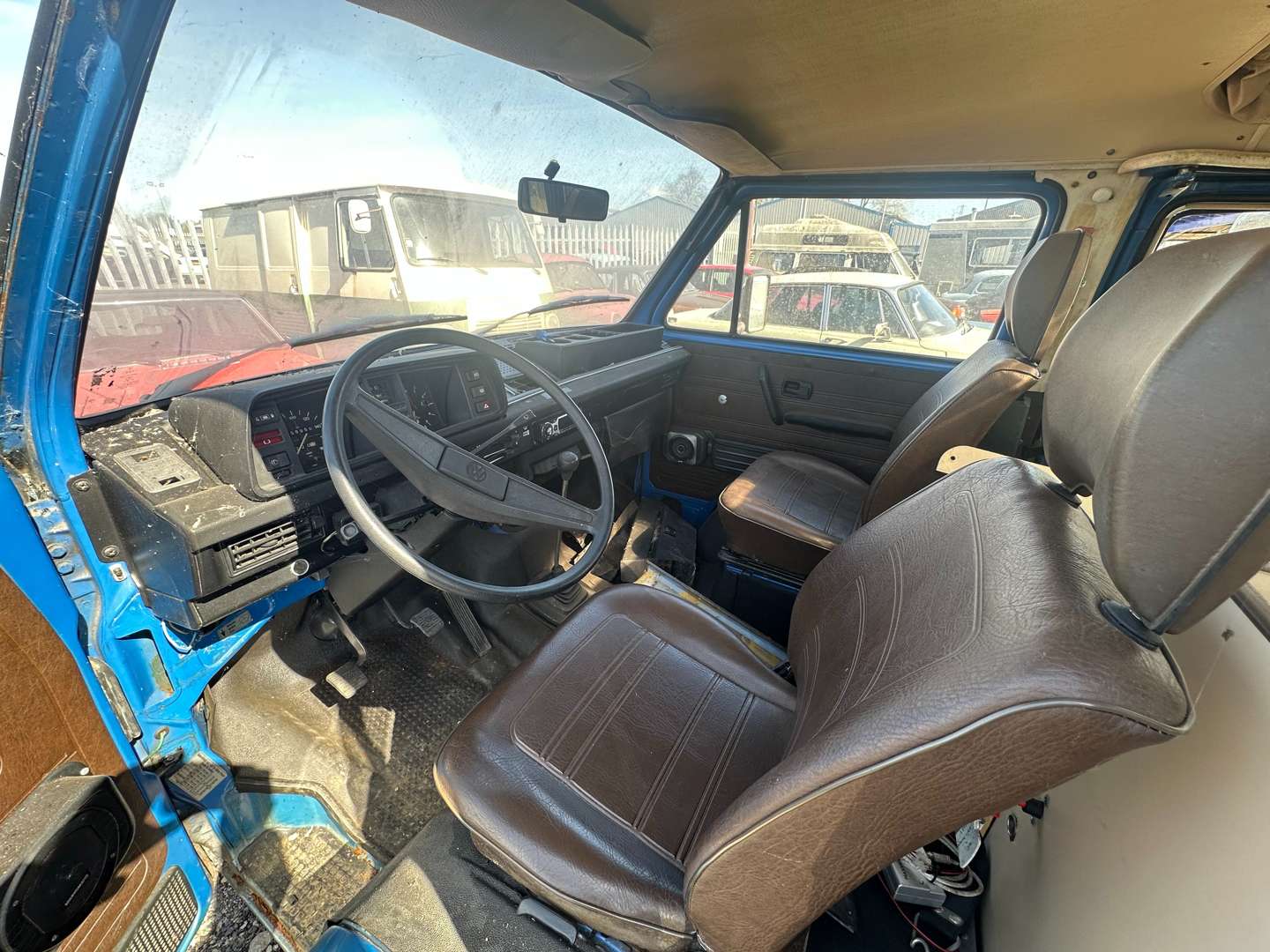 <p>1980 VW T25 CAMPER LHD</p>