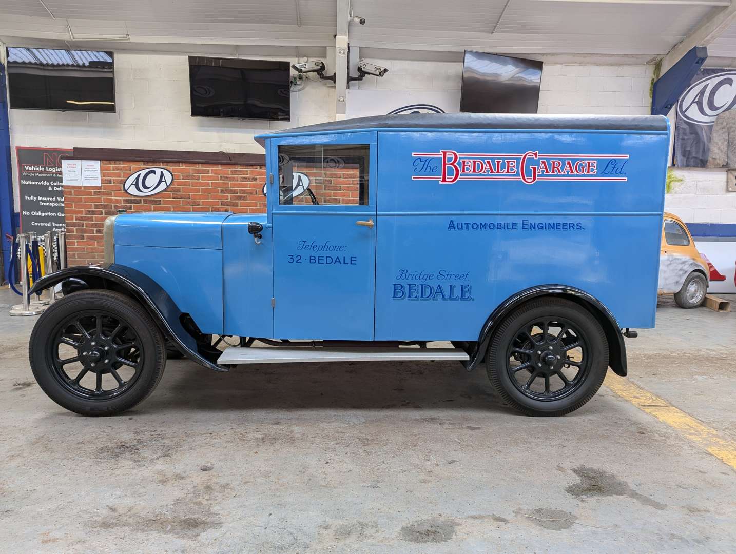 <p>1929 JOWETT VAN</p>