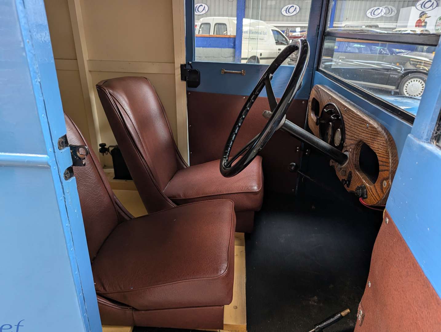 <p>1929 JOWETT VAN</p>