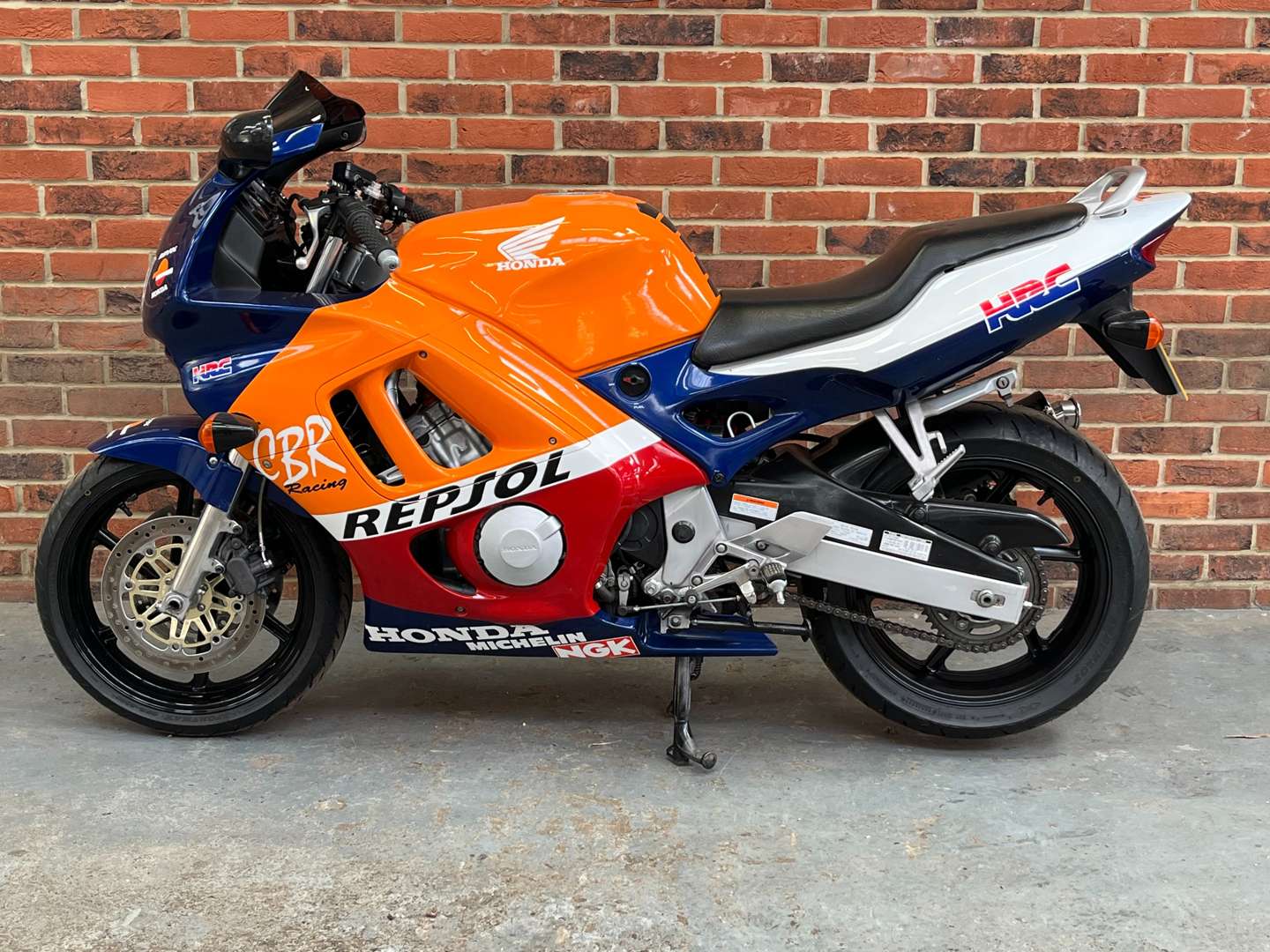 <p>1998 HONDA CBR600</p>