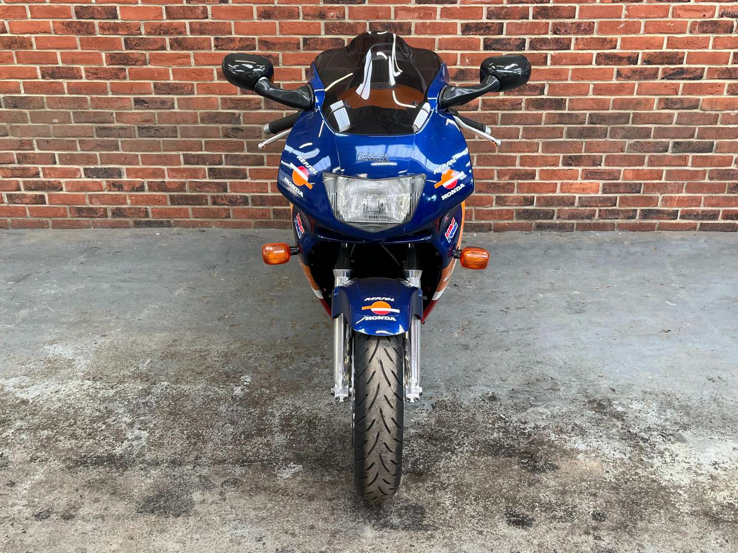 <p>1998 HONDA CBR600</p>
