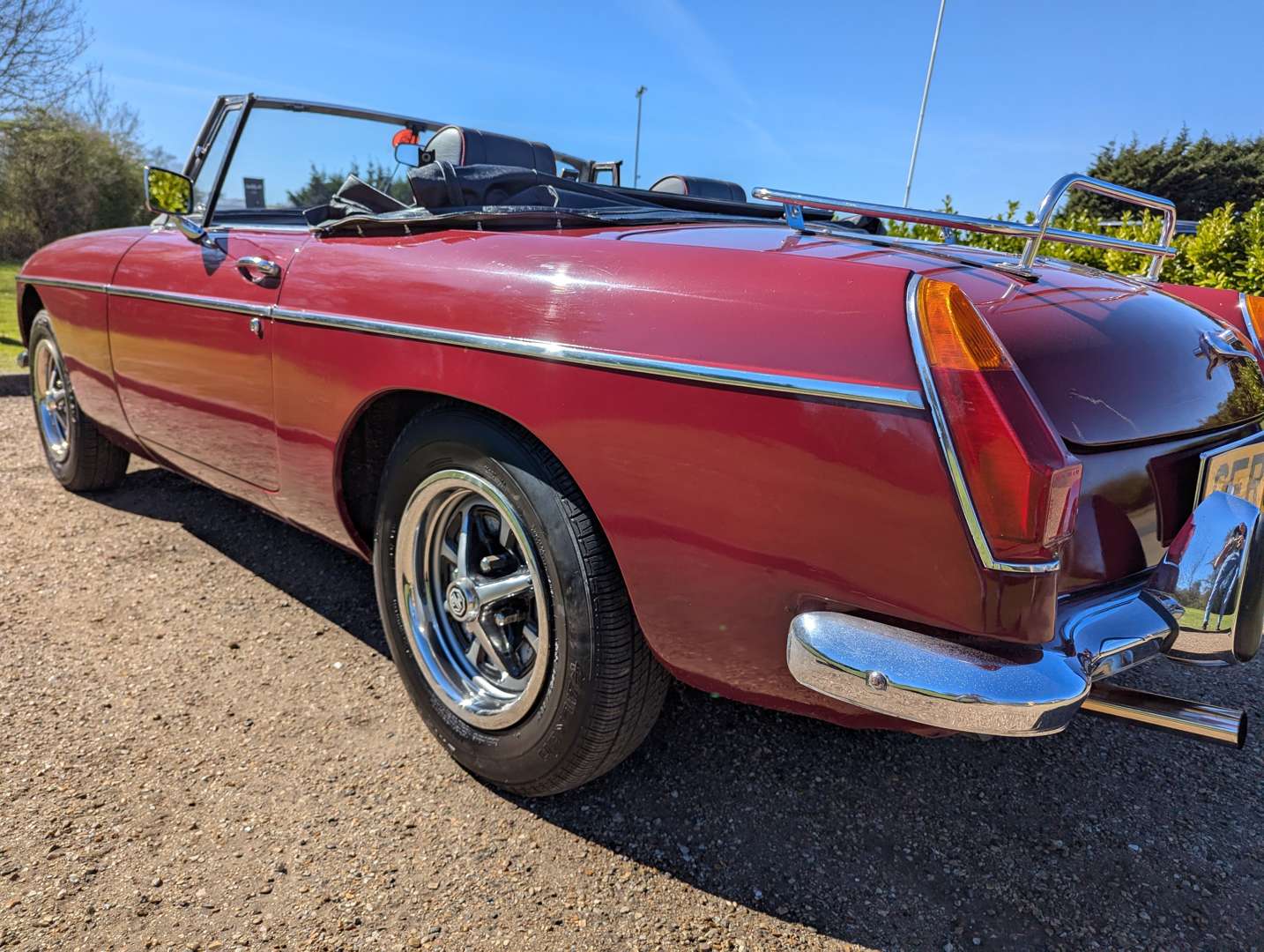 <p>1974 MG B ROADSTER</p>