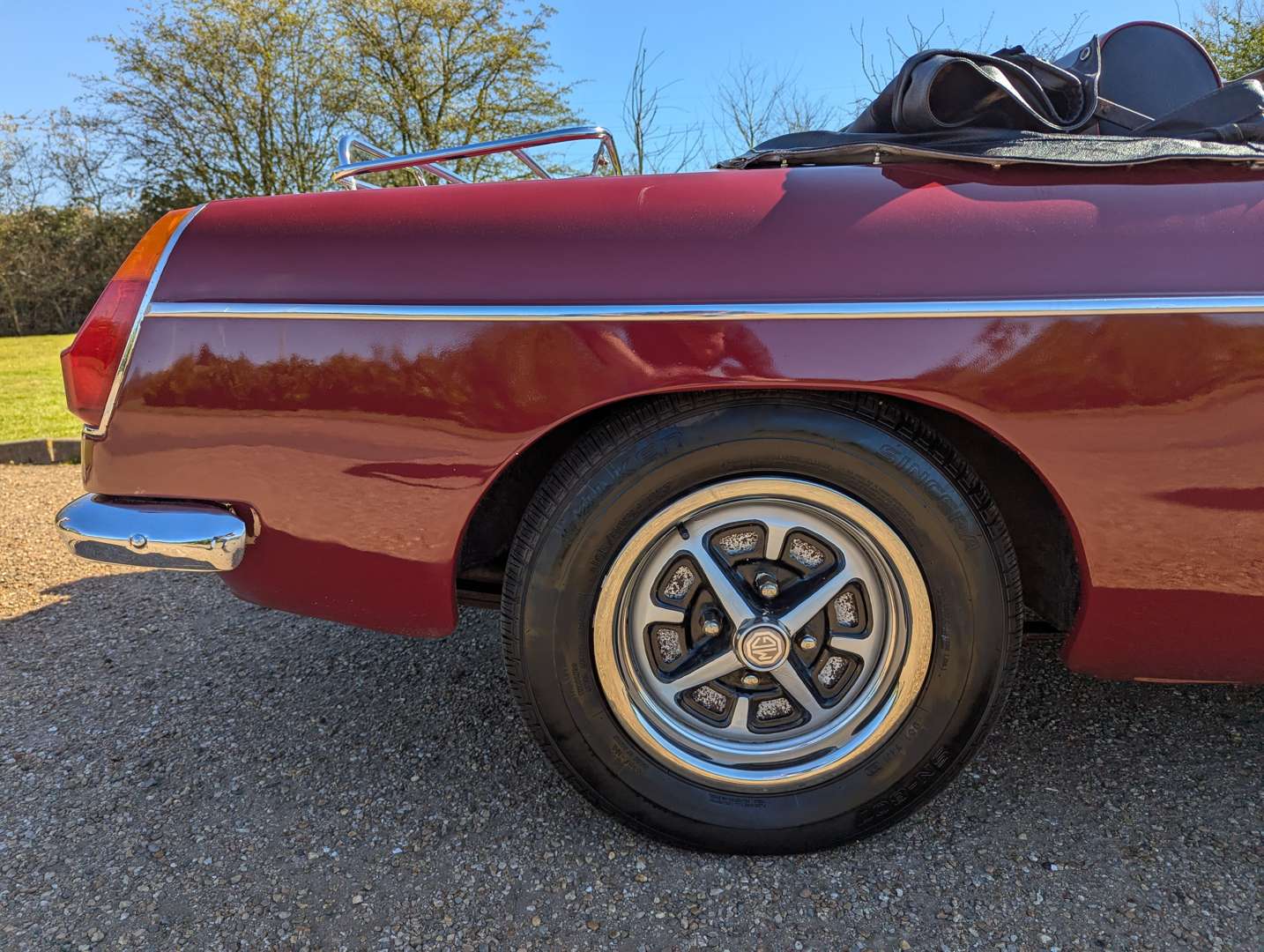 <p>1974 MG B ROADSTER</p>