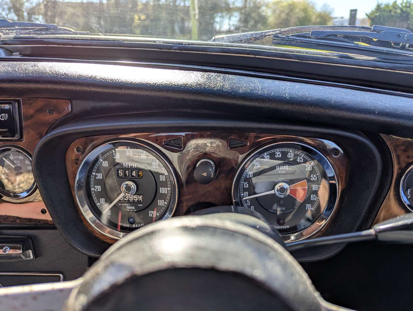 <p>1974 MG B ROADSTER</p>