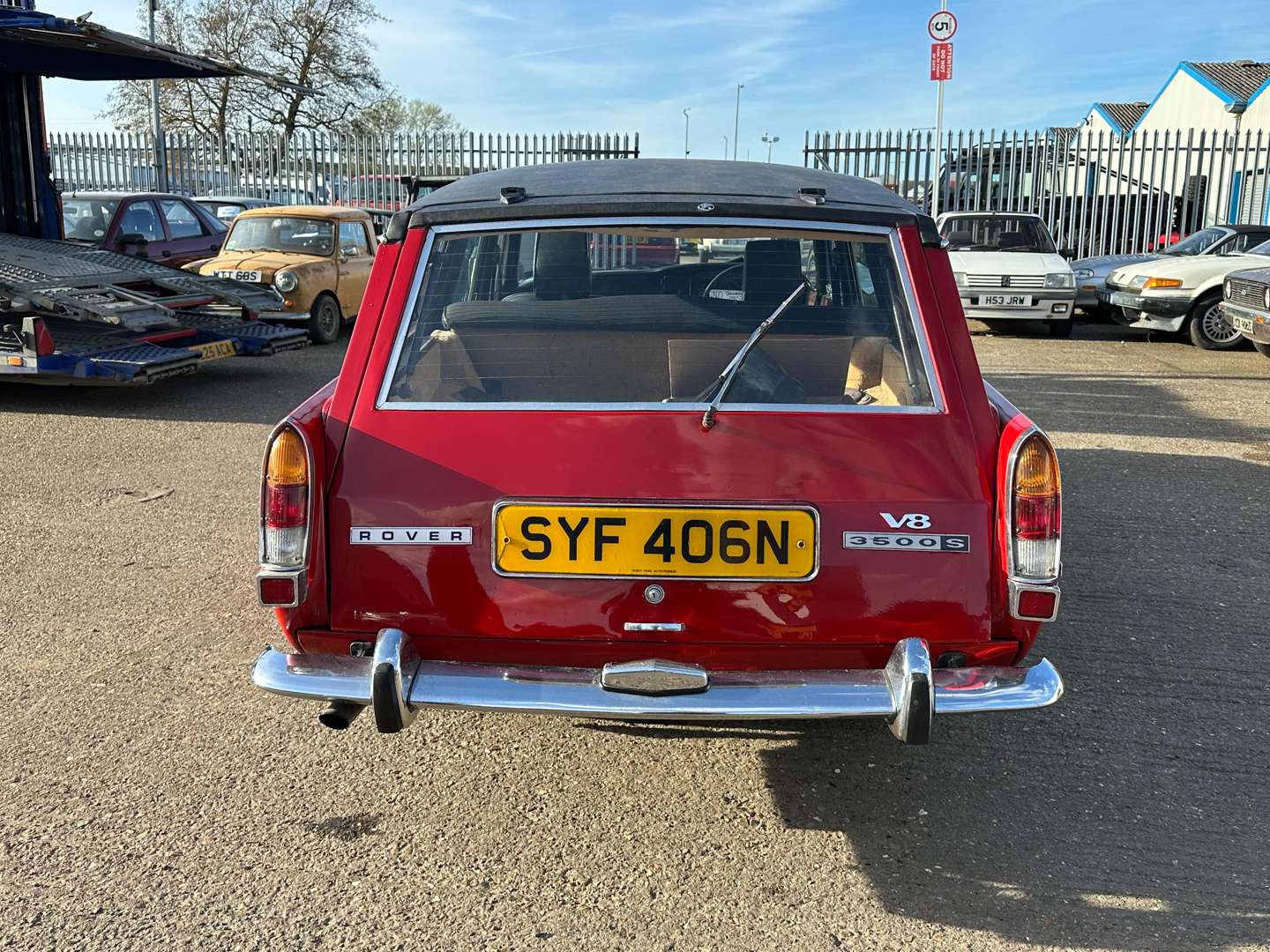 <p>1974 ROVER P6 3500S ESTATE</p>
