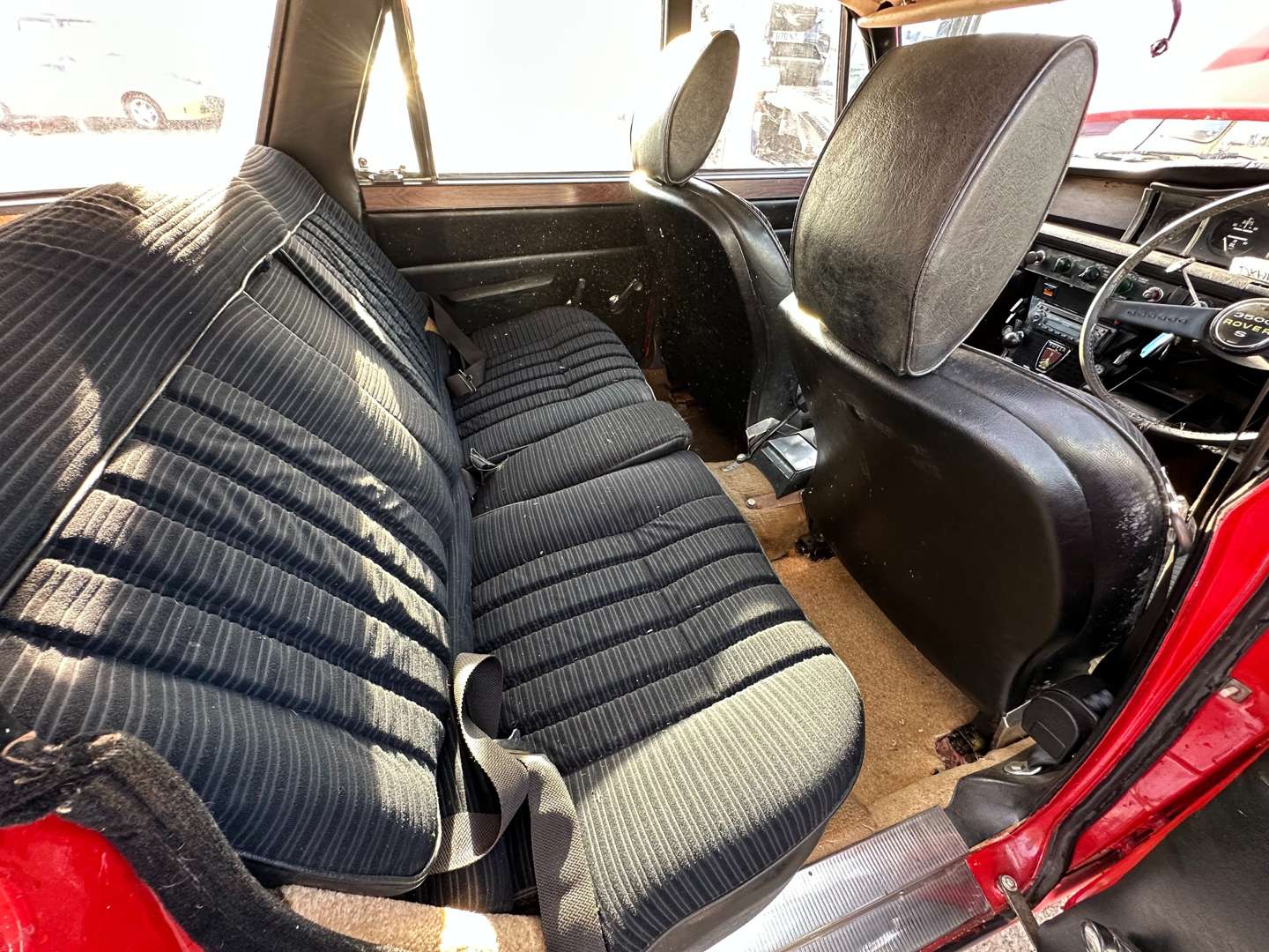 <p>1974 ROVER P6 3500S ESTATE</p>