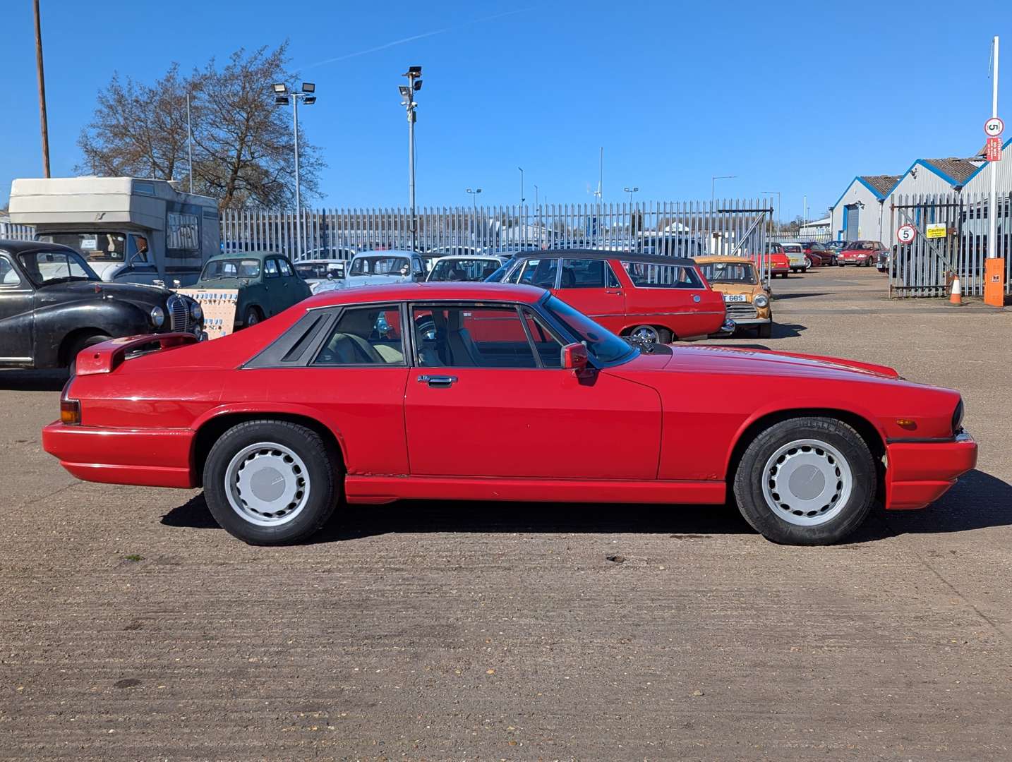<p>1989 JAGUAR XJR-S 5.3 AUTO</p>