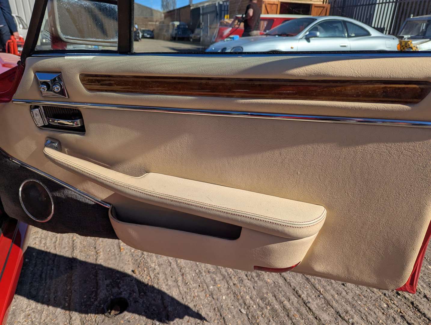 <p>1989 JAGUAR XJR-S 5.3 AUTO</p>