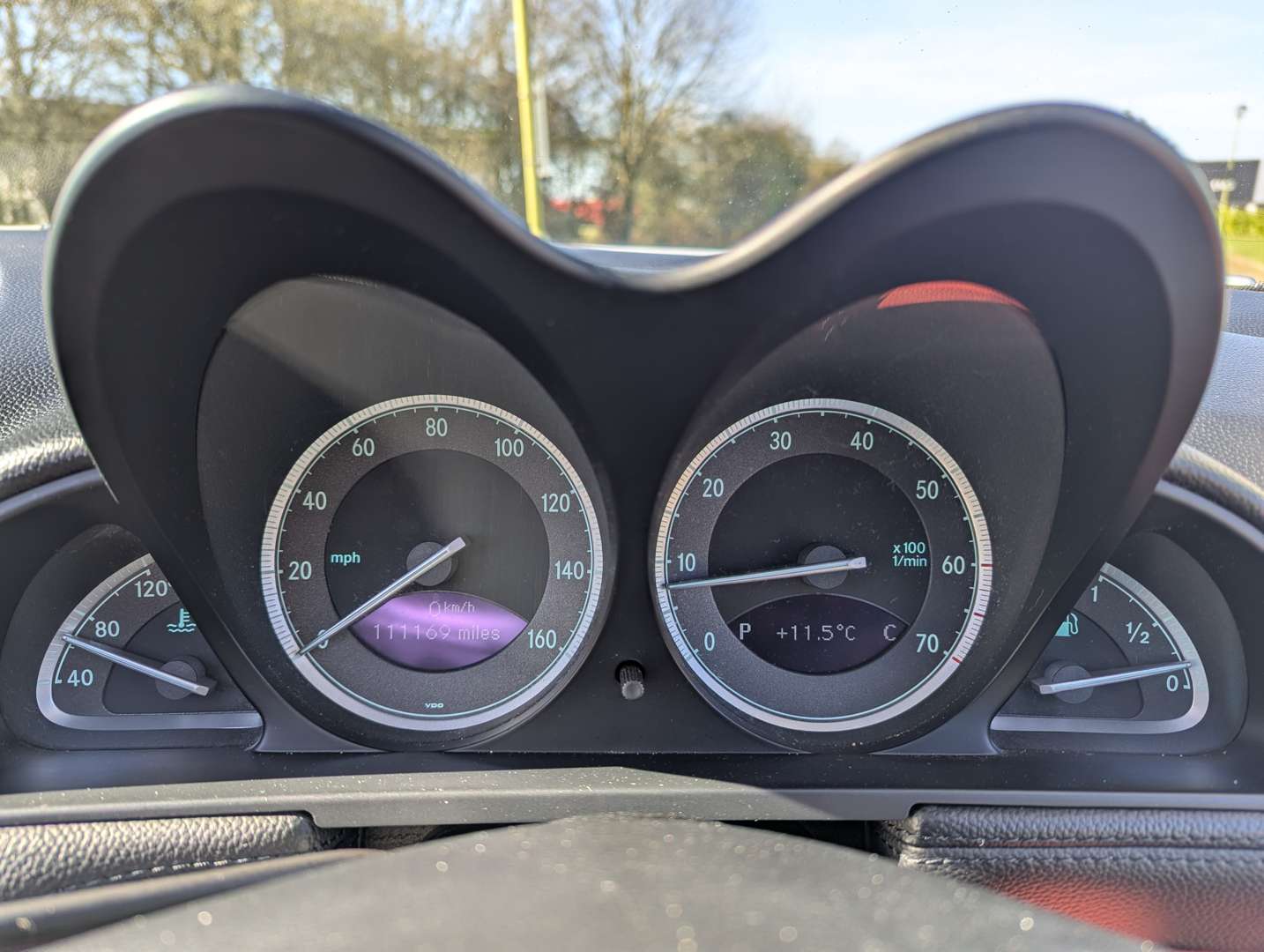 <p>2004 MERCEDES SL 350 AUTO</p>