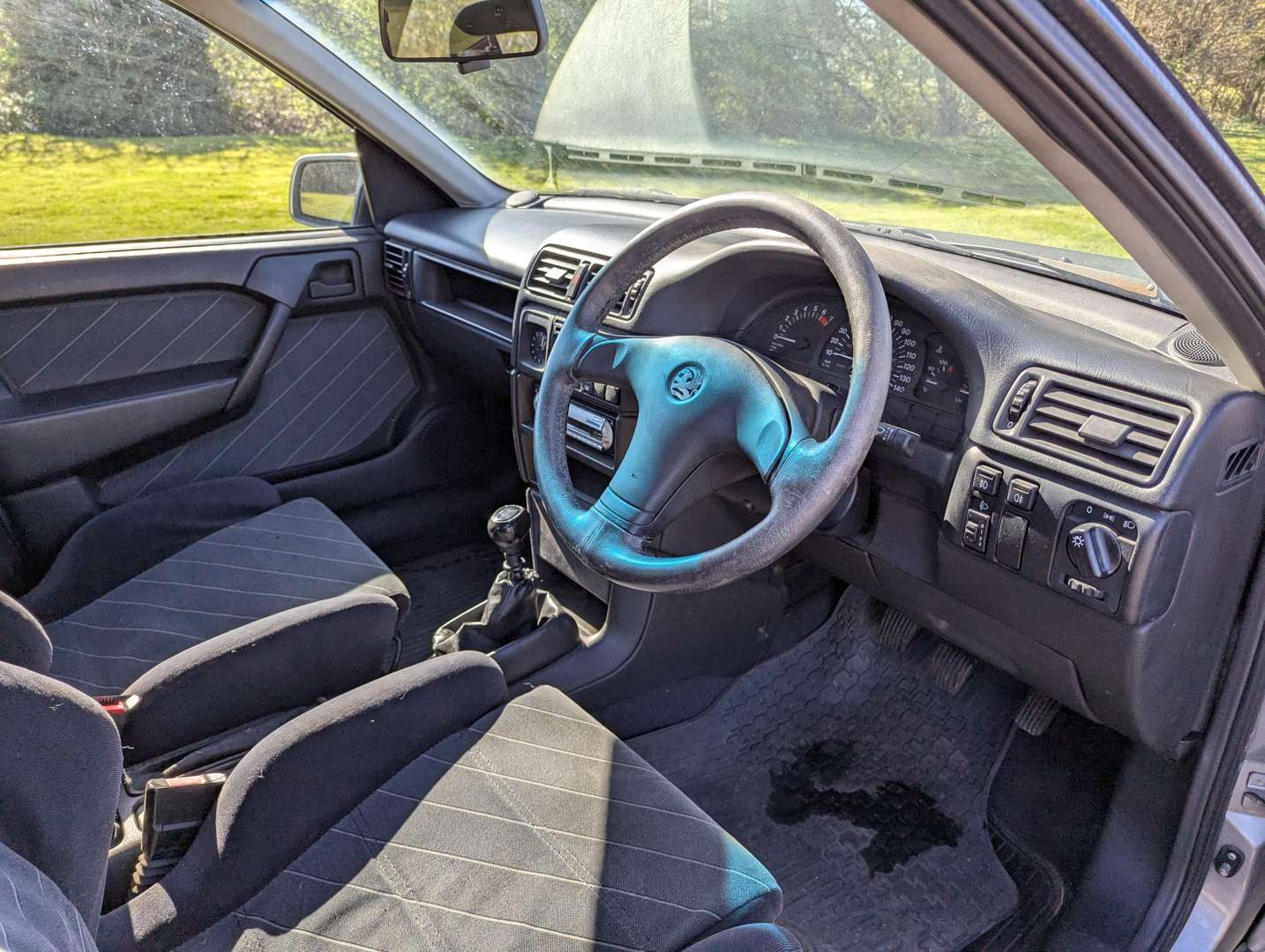 <p>1993 VAUXHALL CAVALIER SRI 16V</p>