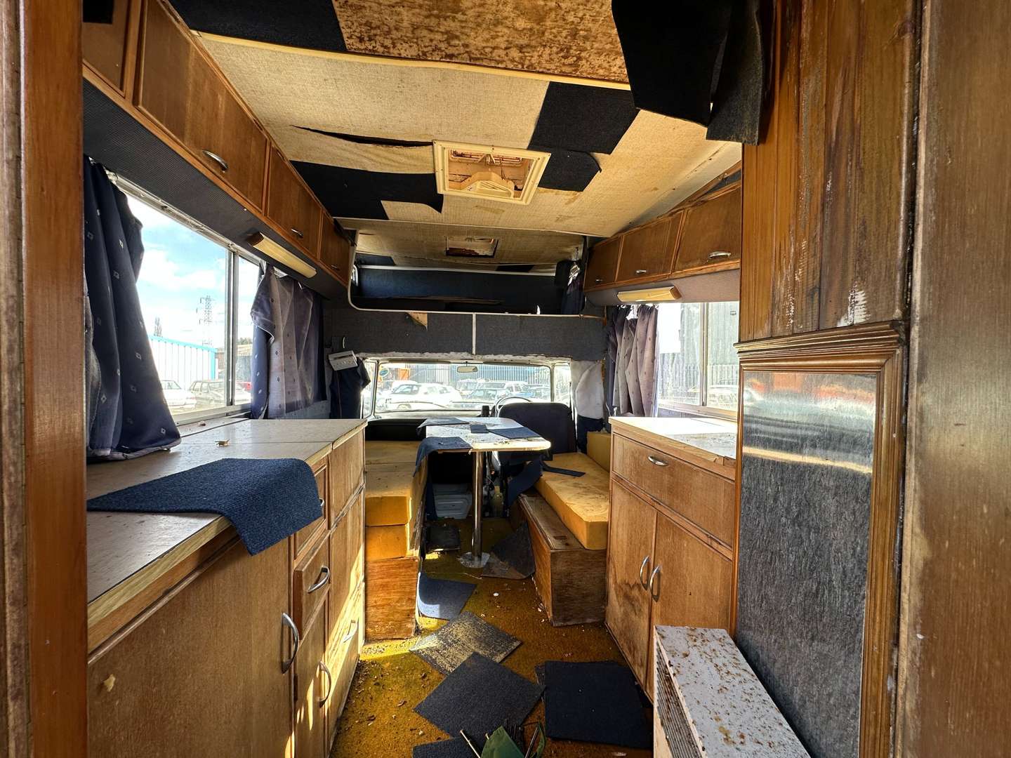 <p>1980 BEDFORD CF MOTOR CARAVAN</p>