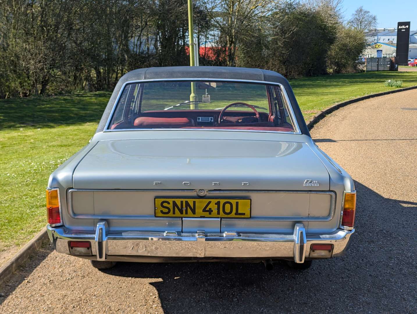 <p>1973 FORD TAUNUS 17M</p>