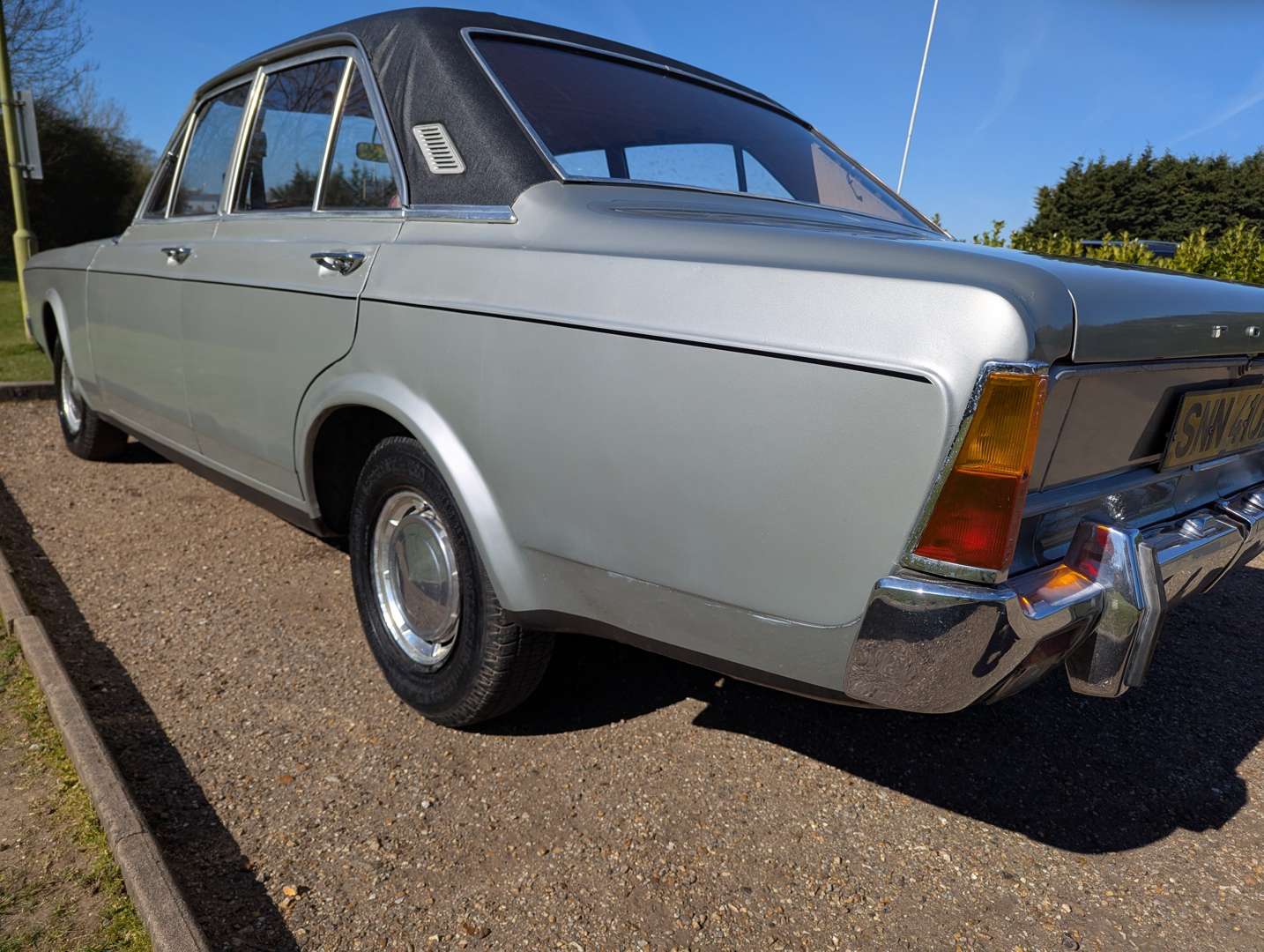 <p>1973 FORD TAUNUS 17M</p>