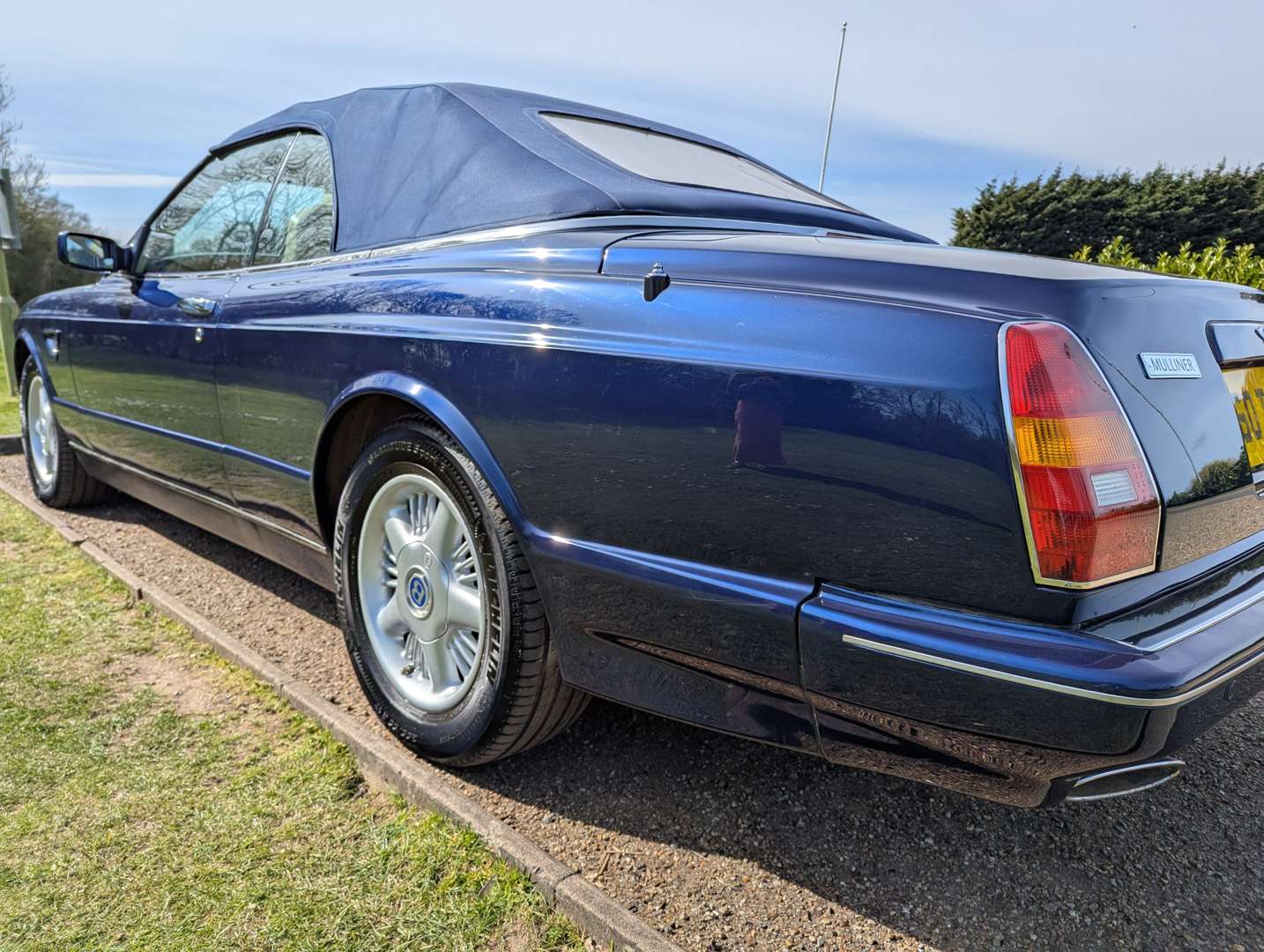 <p>1996 BENTLEY AZURE</p>