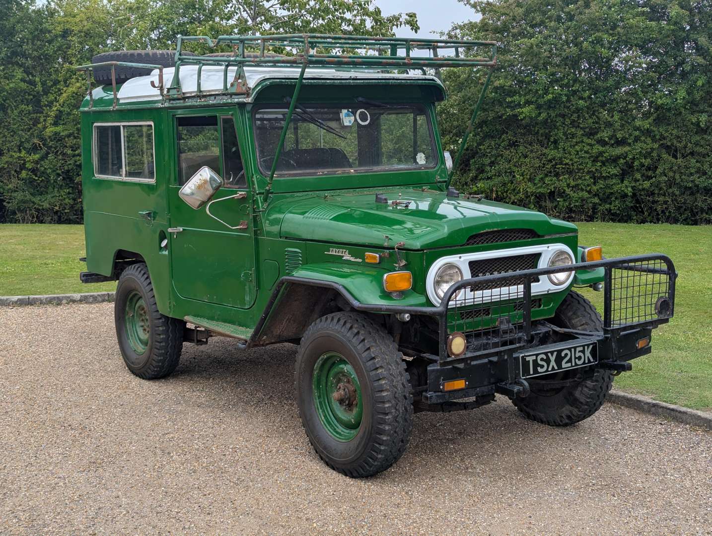 <p>1972 TOYOTA LAND CRUISER FJ43</p>