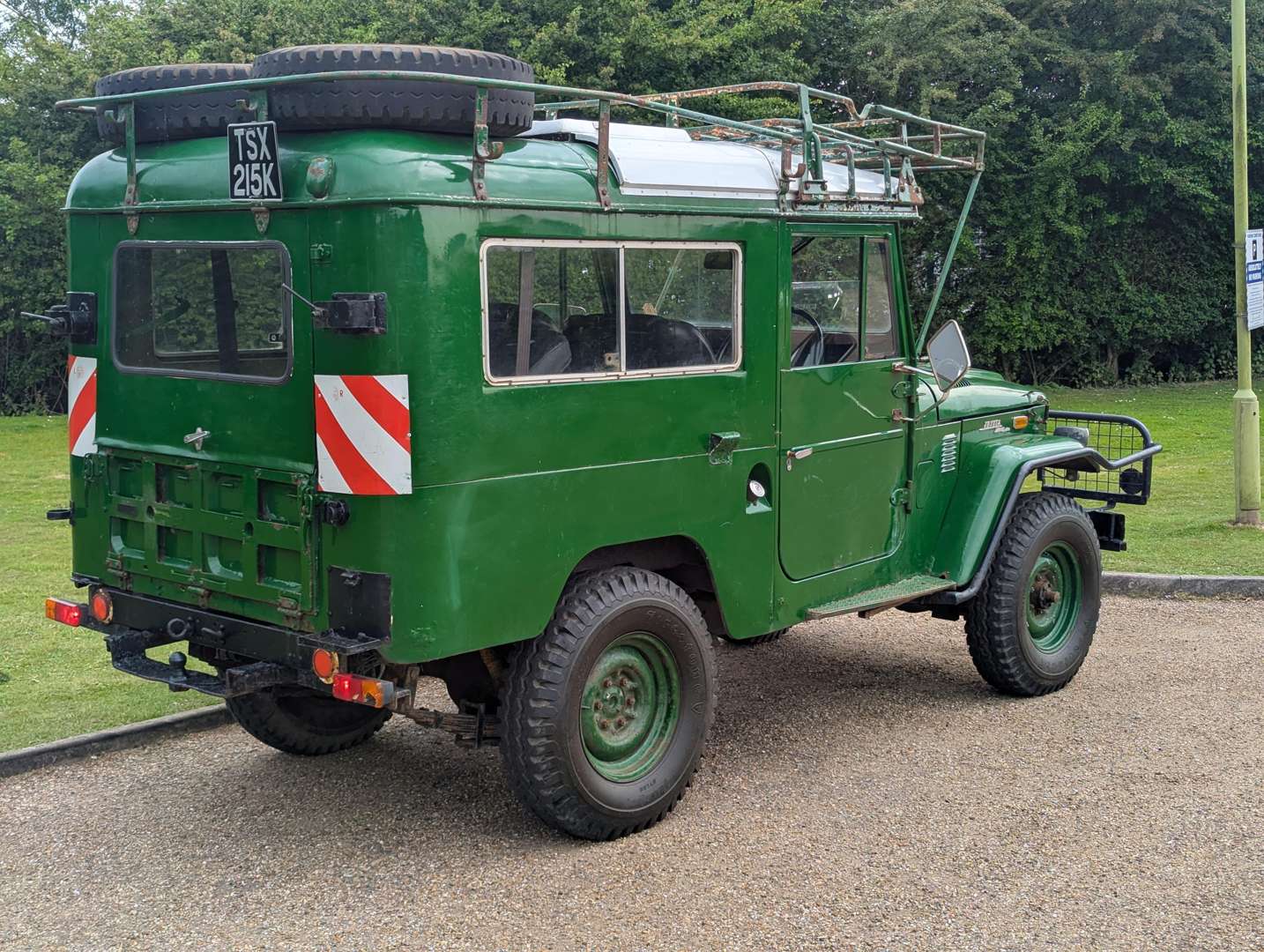 <p>1972 TOYOTA LAND CRUISER FJ43</p>